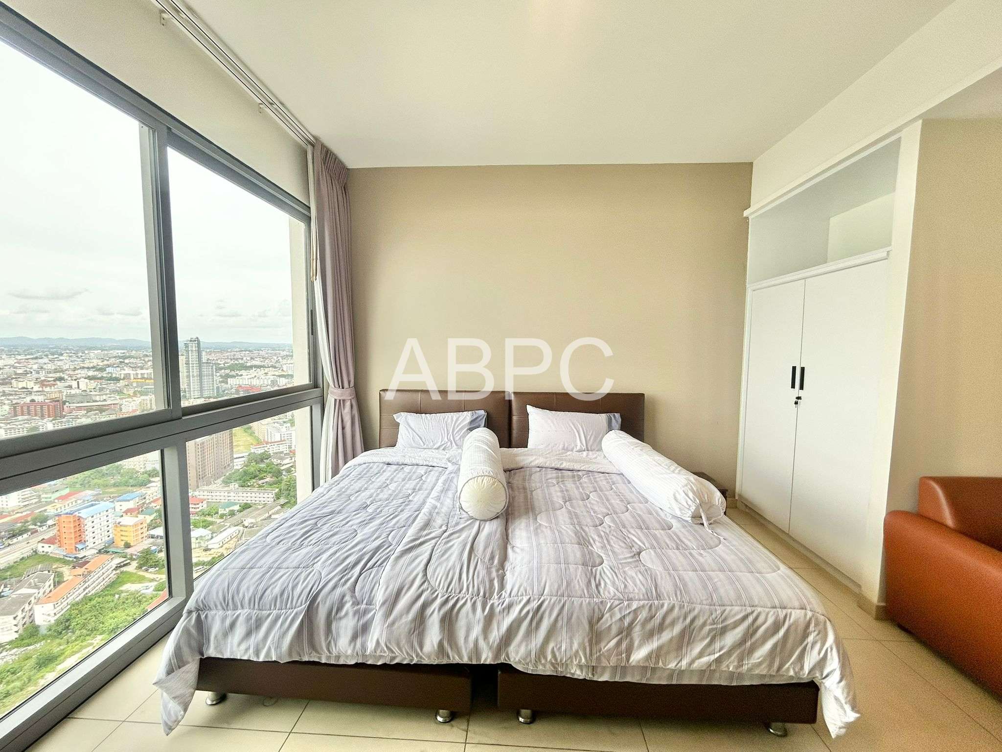 Lovely Sea view Condo For Sale In South Pattaya photo 10