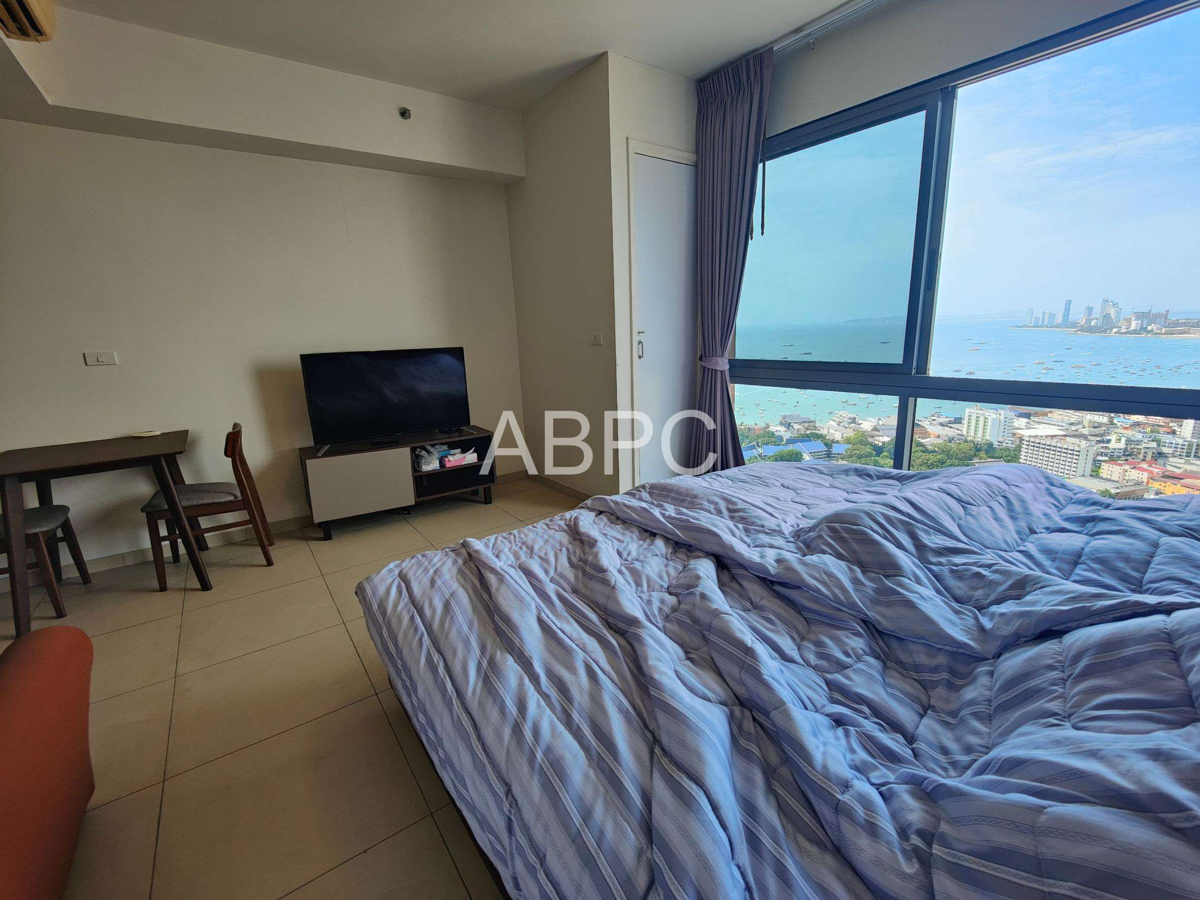 Lovely Sea view Condo For Sale In South Pattaya photo 11