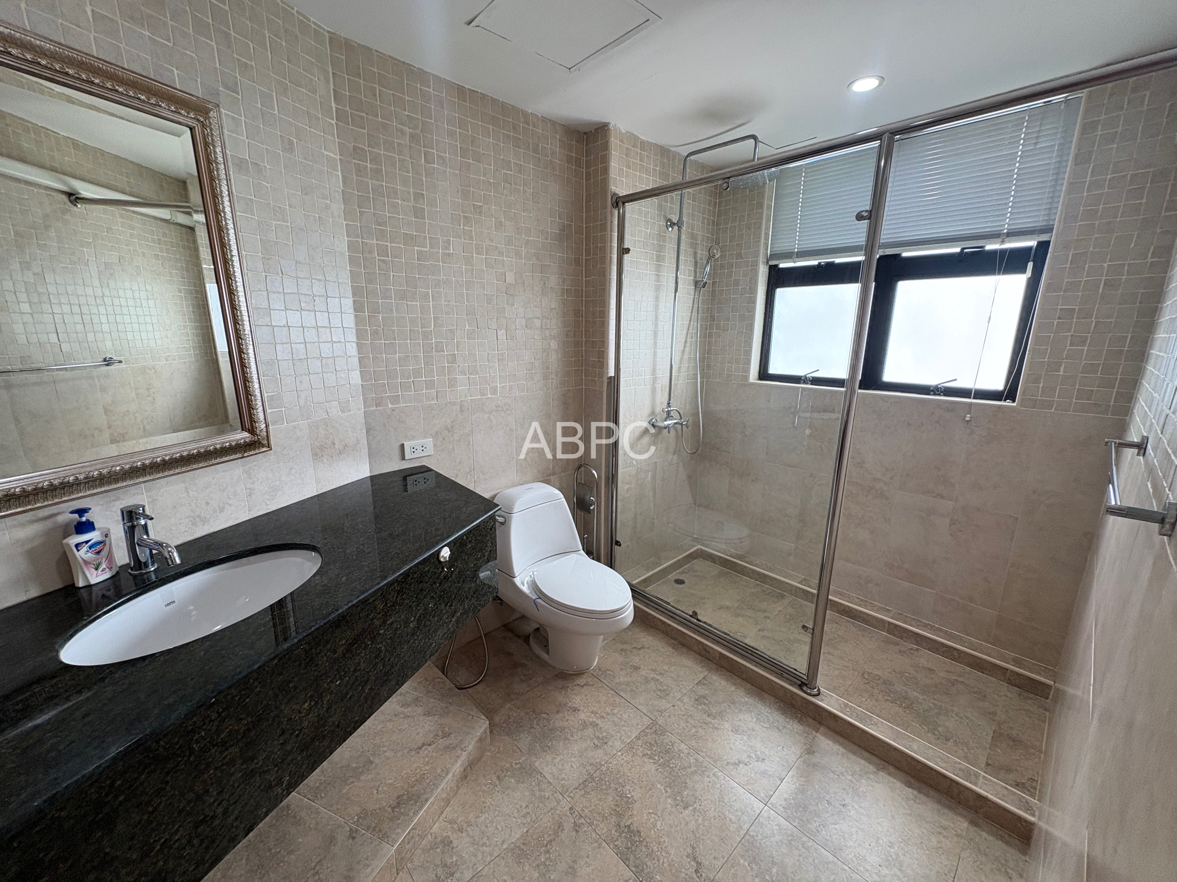 Royal Cliff Garden stunning large 2 bed photo 8