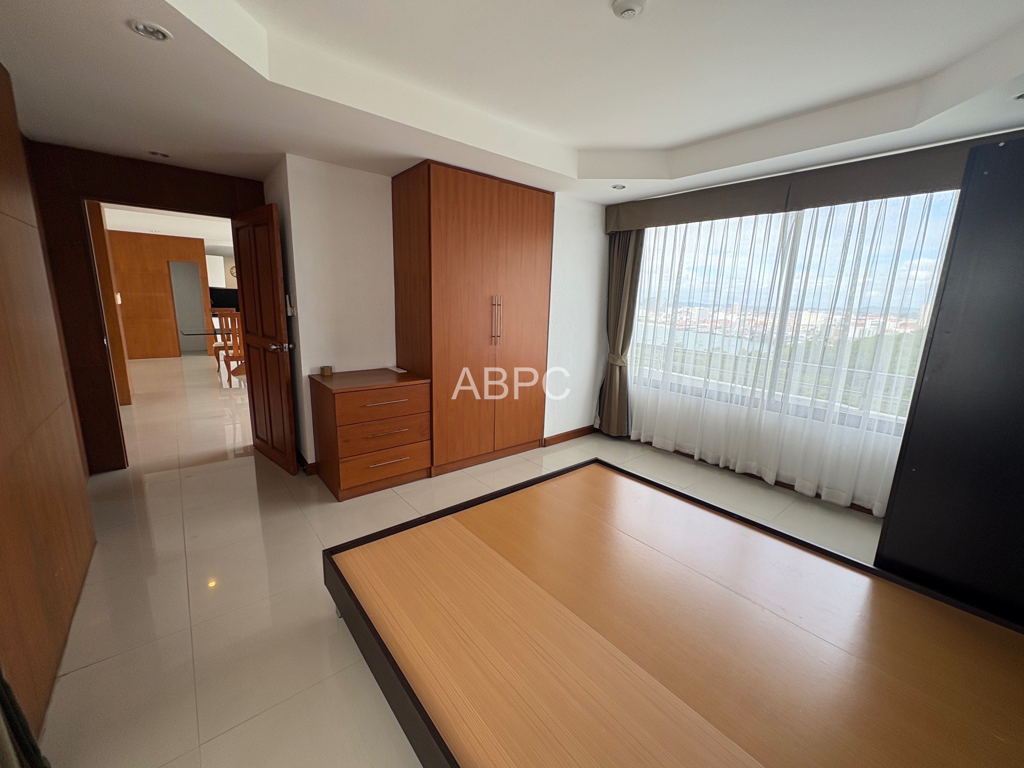 Royal Cliff Garden stunning large 2 bed photo 9