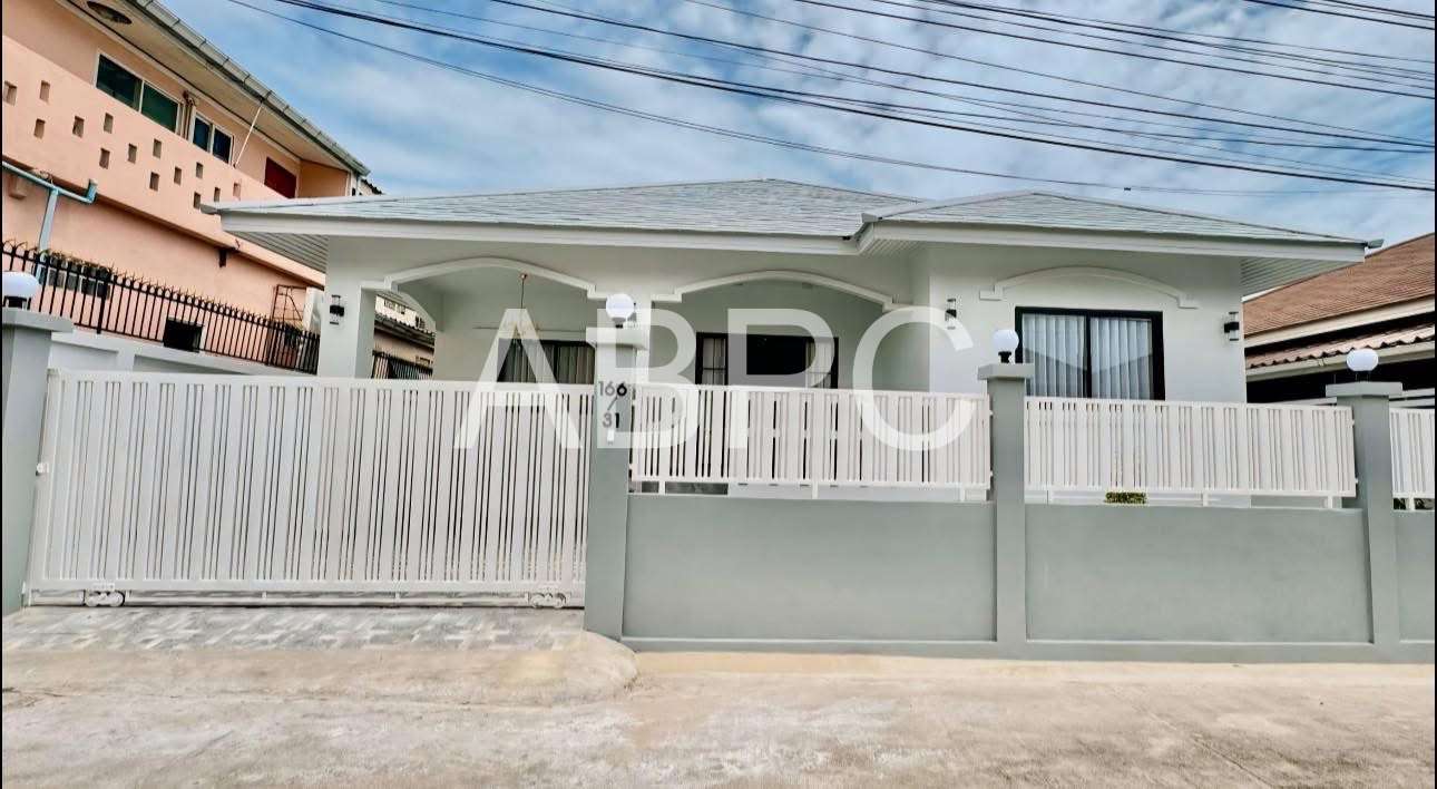 3 Bedrooms 2 Bathrooms in East Pattaya