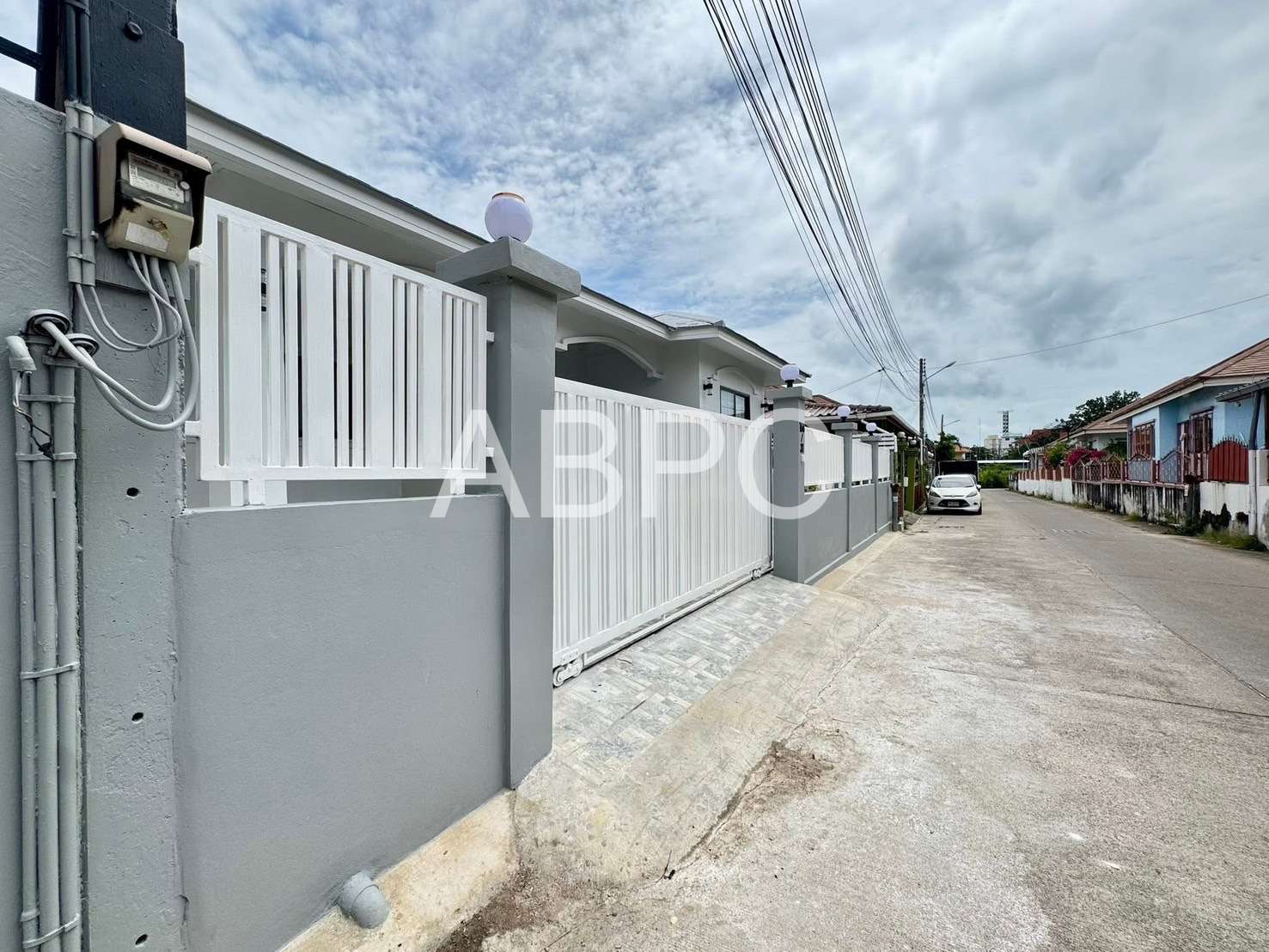 3 Bedrooms 2 Bathrooms in East Pattaya photo 3