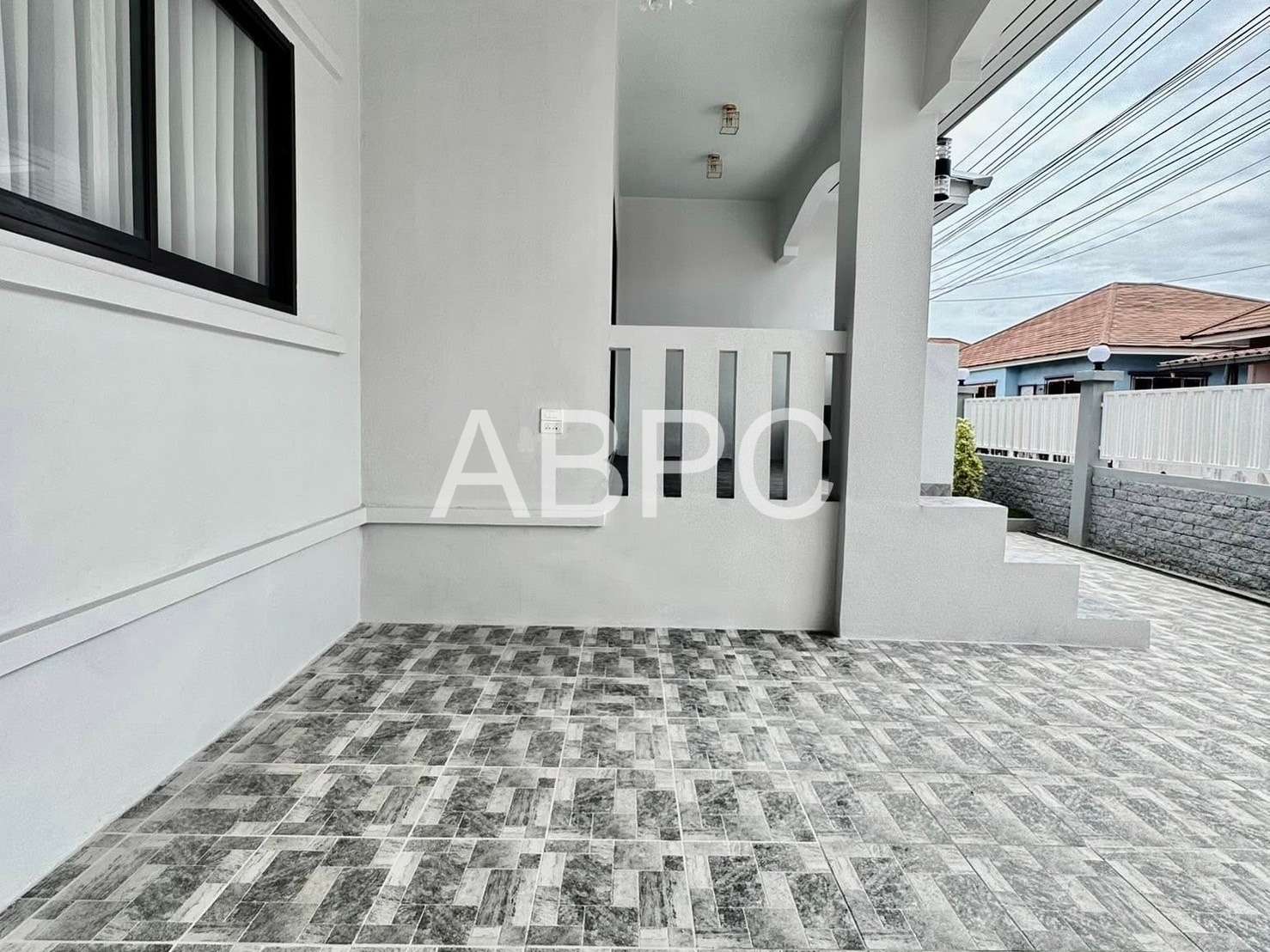 3 Bedrooms 2 Bathrooms in East Pattaya photo 4