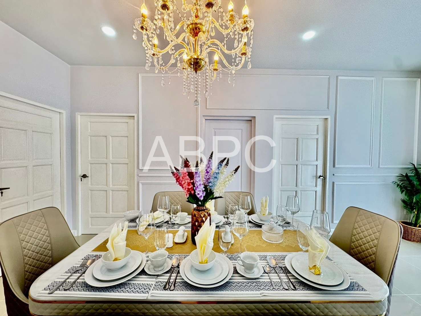 3 Bedrooms 2 Bathrooms in East Pattaya photo 8