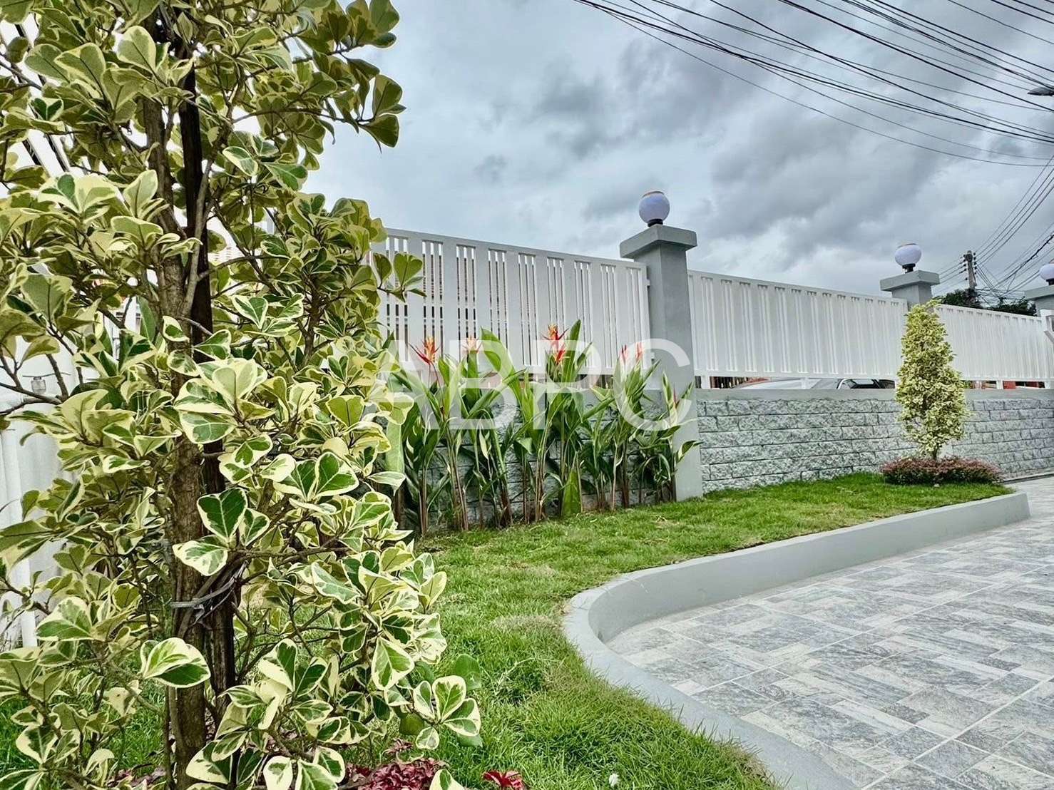 3 Bedrooms 2 Bathrooms in East Pattaya photo 6
