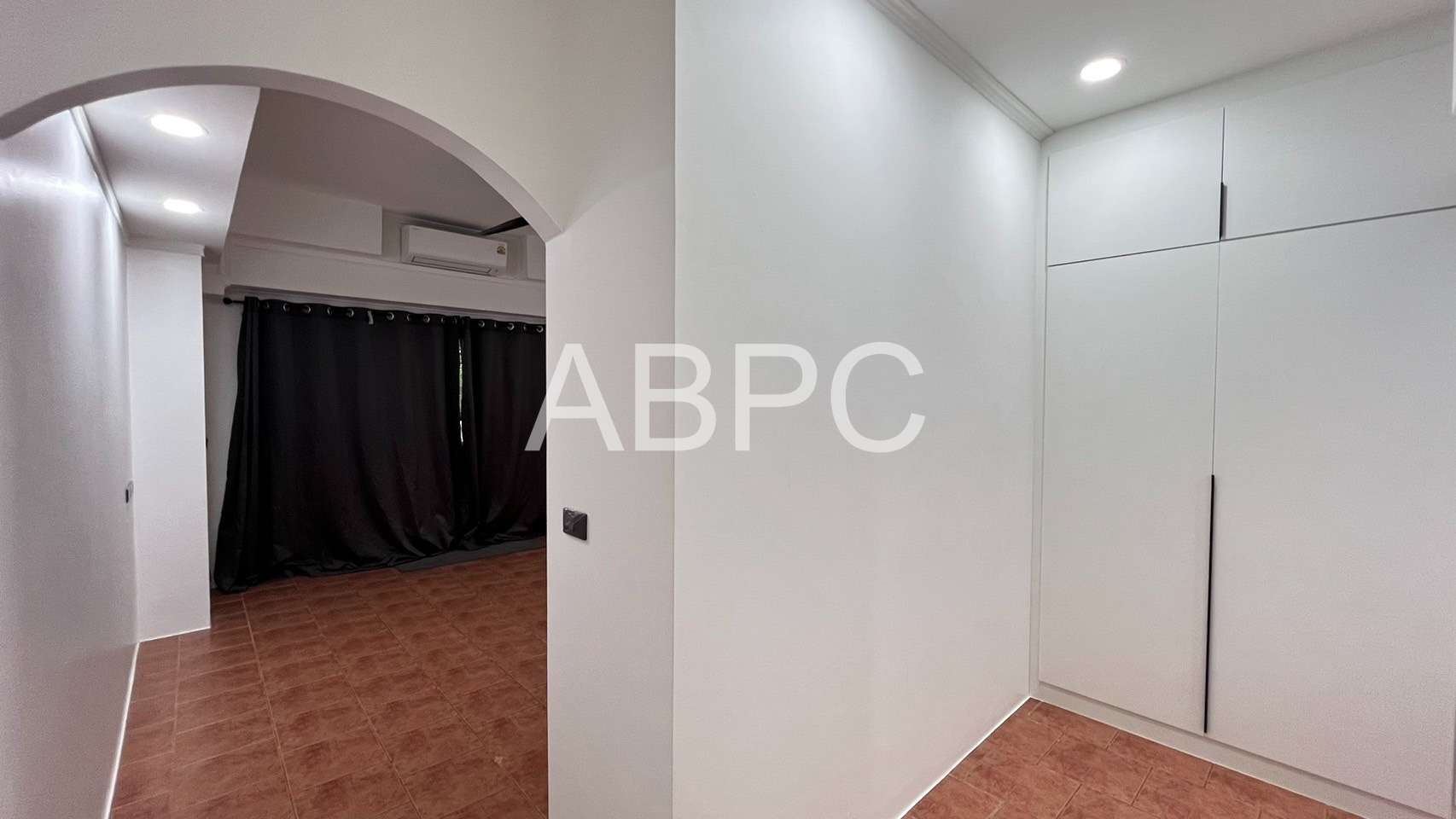 Renovated Studio Condo In Central Pattaya photo 10