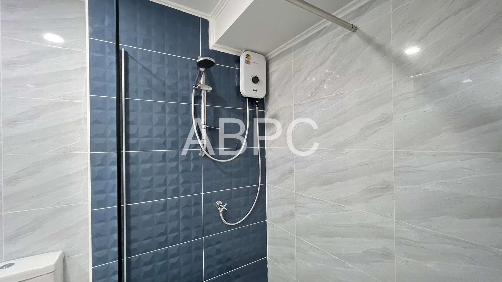 Renovated Studio Condo In Central Pattaya photo 16