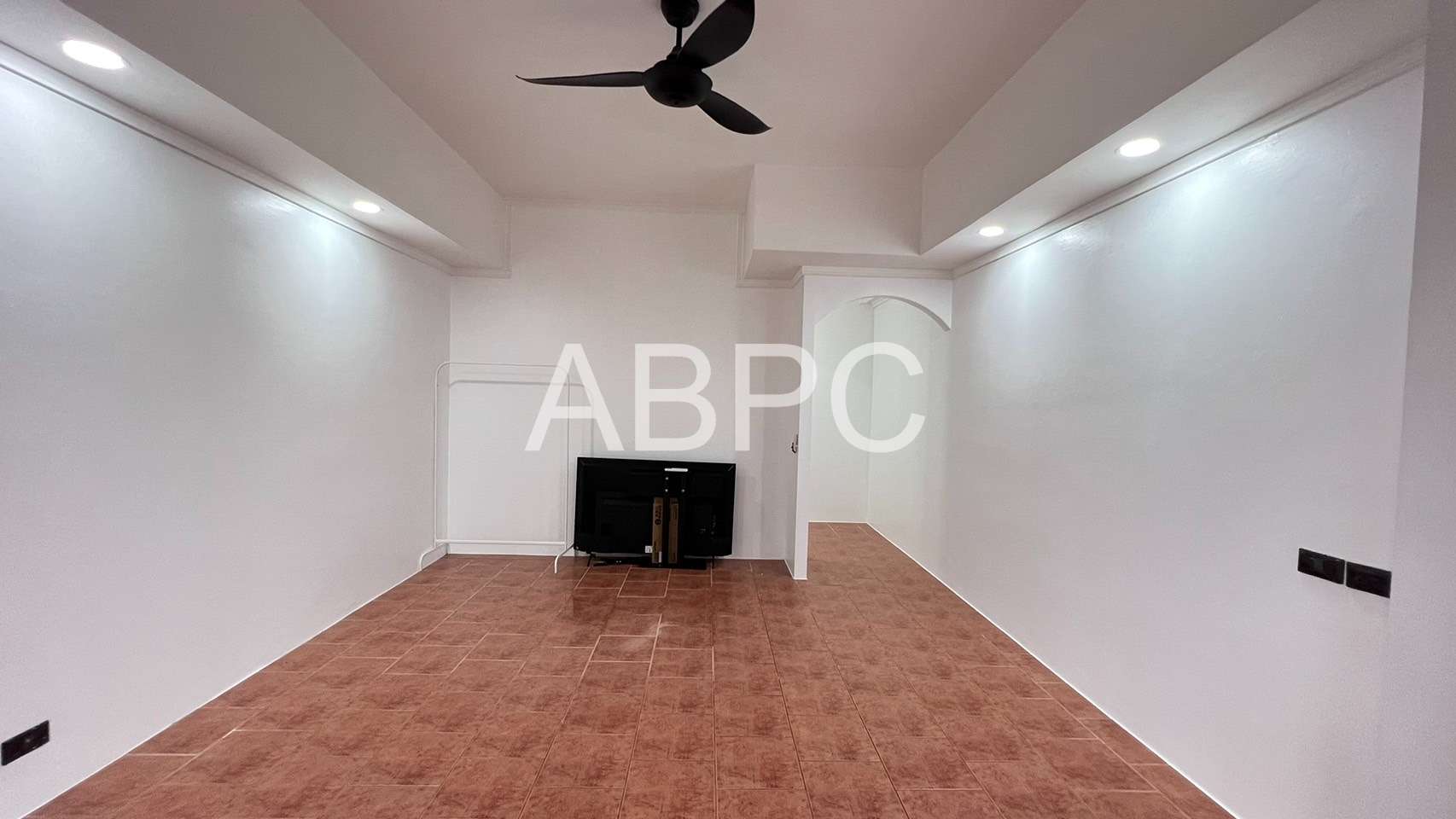 Renovated Studio Condo In Central Pattaya photo 19