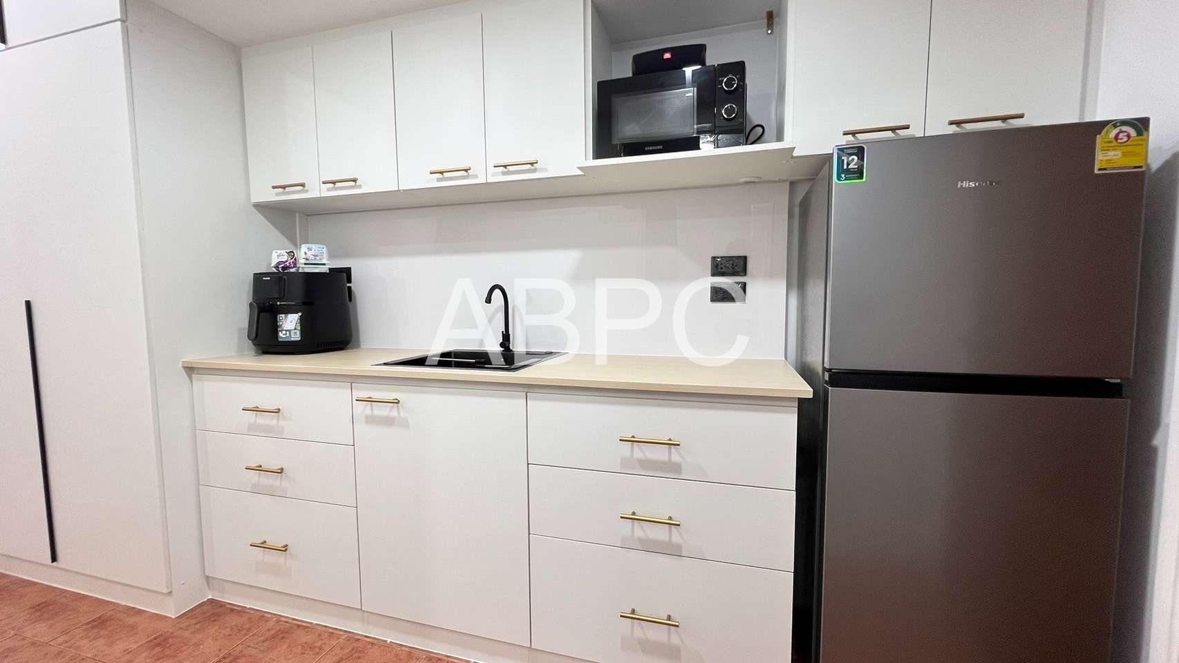 Renovated Studio Condo In Central Pattaya photo 8