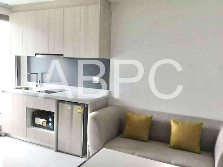 Pool View 1 Bed 1 Bath Condo In South Pattaya photo 2