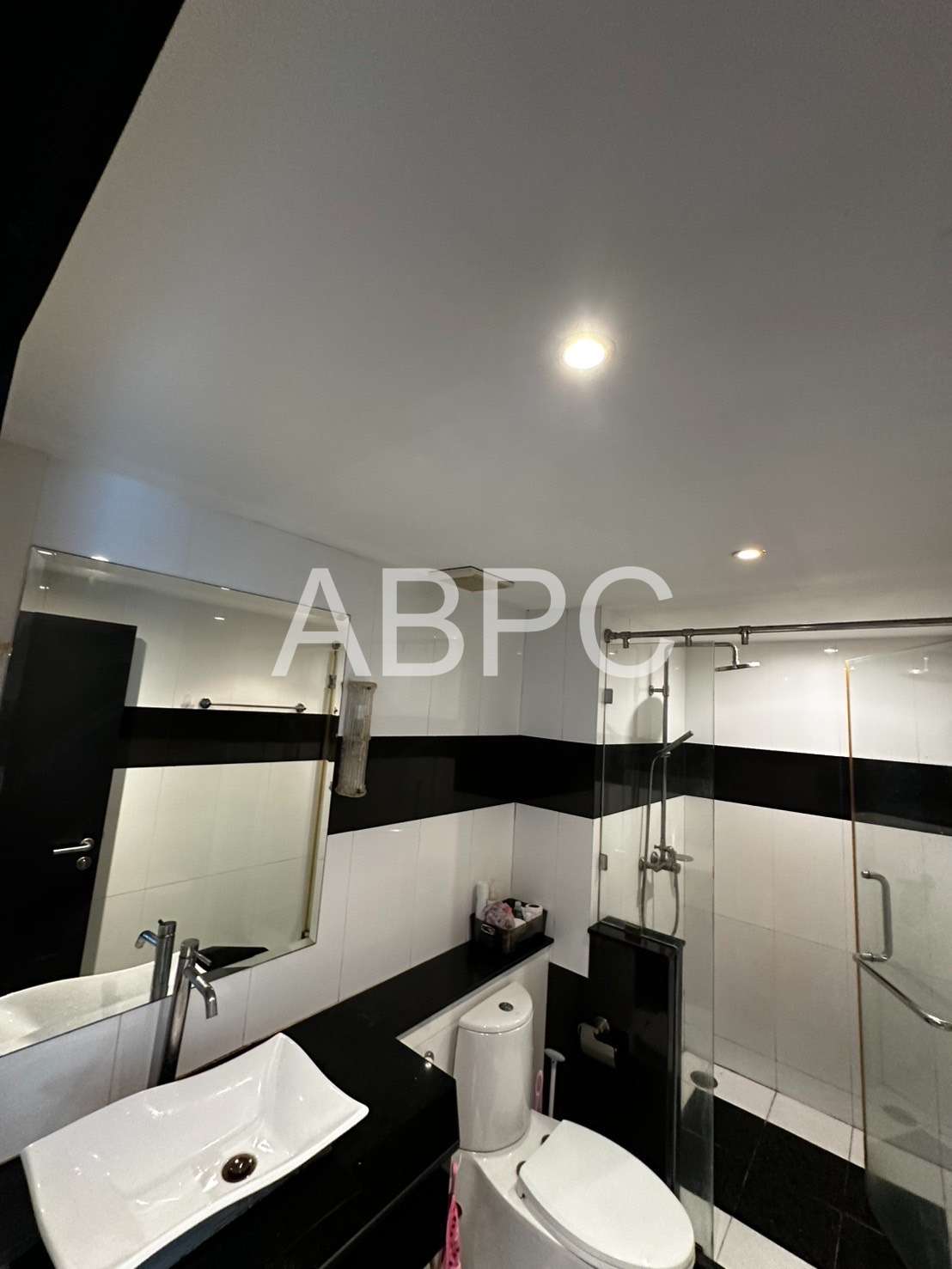 Beautiful Pool View Studio Condo In Central Pattaya photo 5