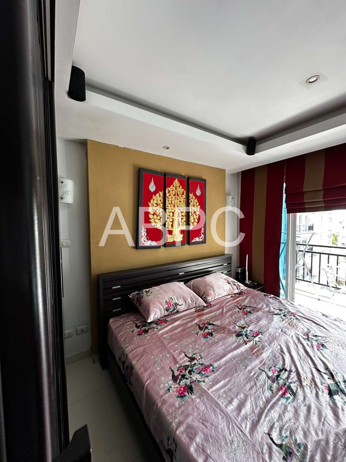 Beautiful Pool View Studio Condo In Central Pattaya photo 4
