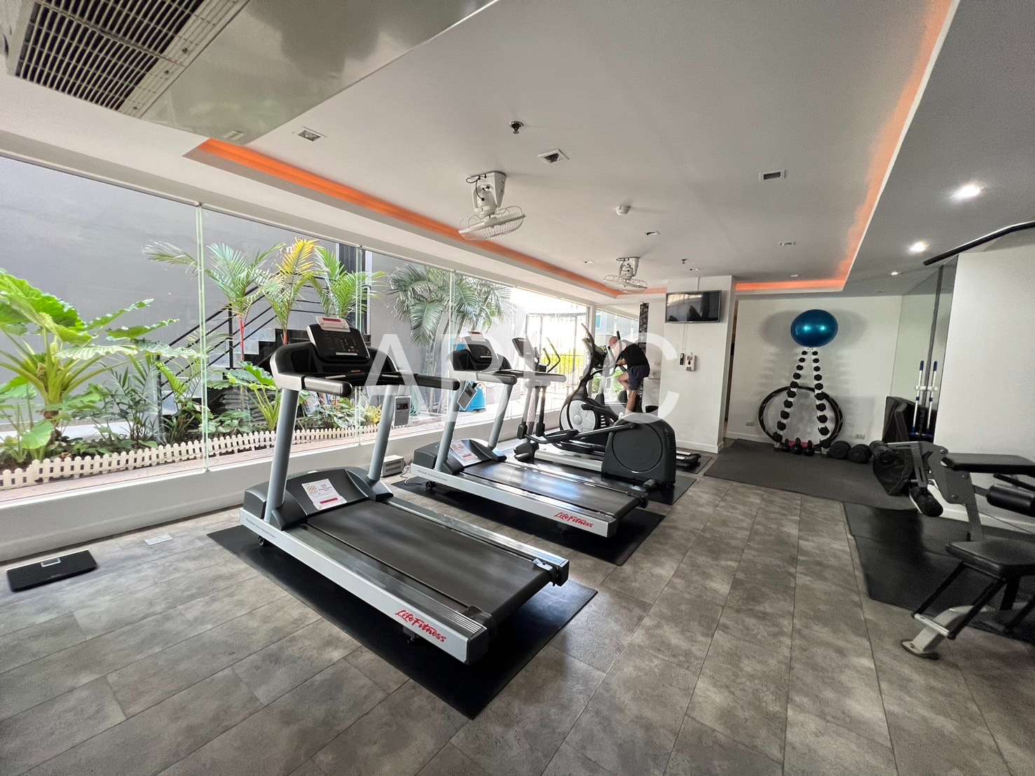 Beautiful Pool View Studio Condo In Central Pattaya photo 11