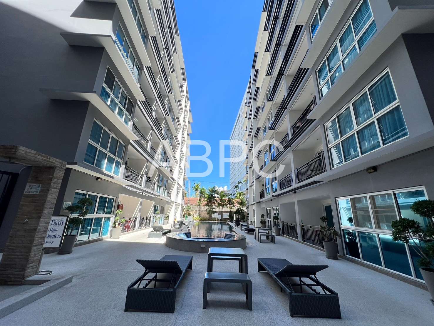 Beautiful Pool View Studio Condo In Central Pattaya photo 9