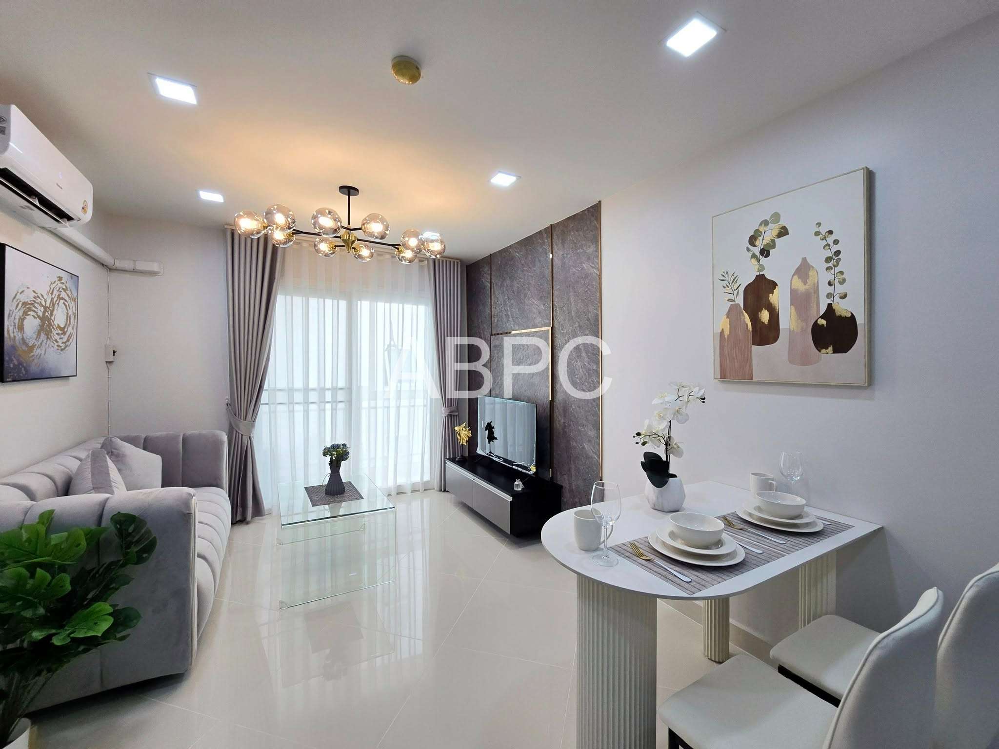 Newly Renovated One bedroom For Sale photo 14