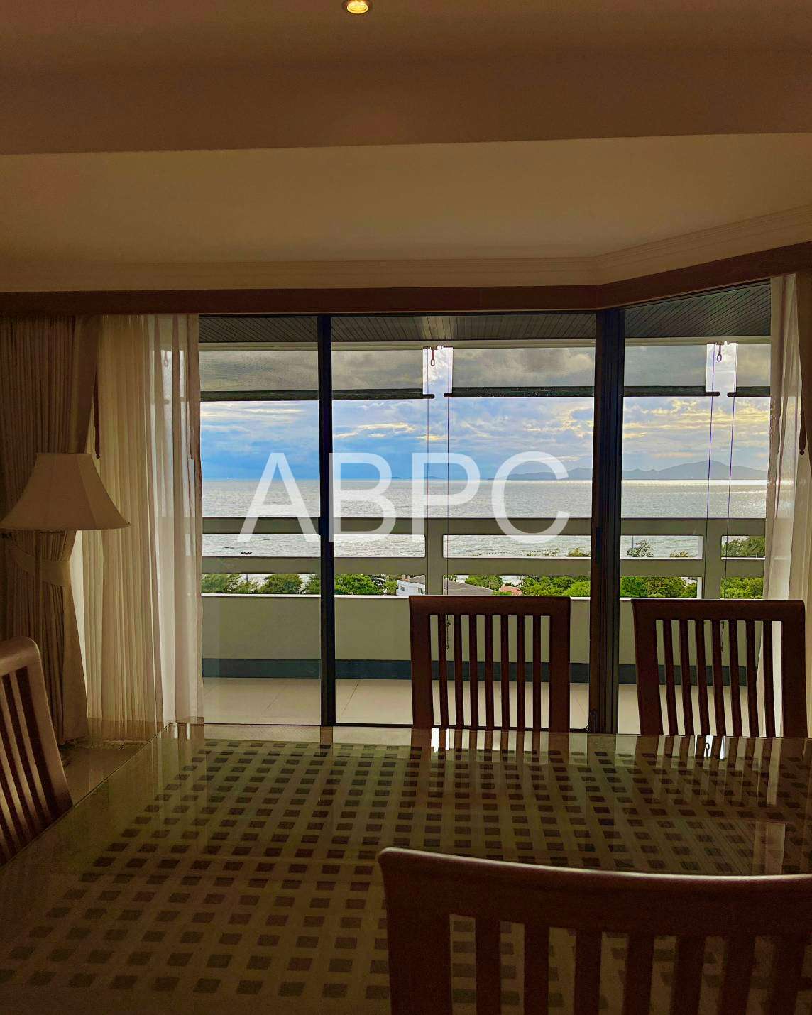 Elegant Seaview Condo with Classic Charm photo 10