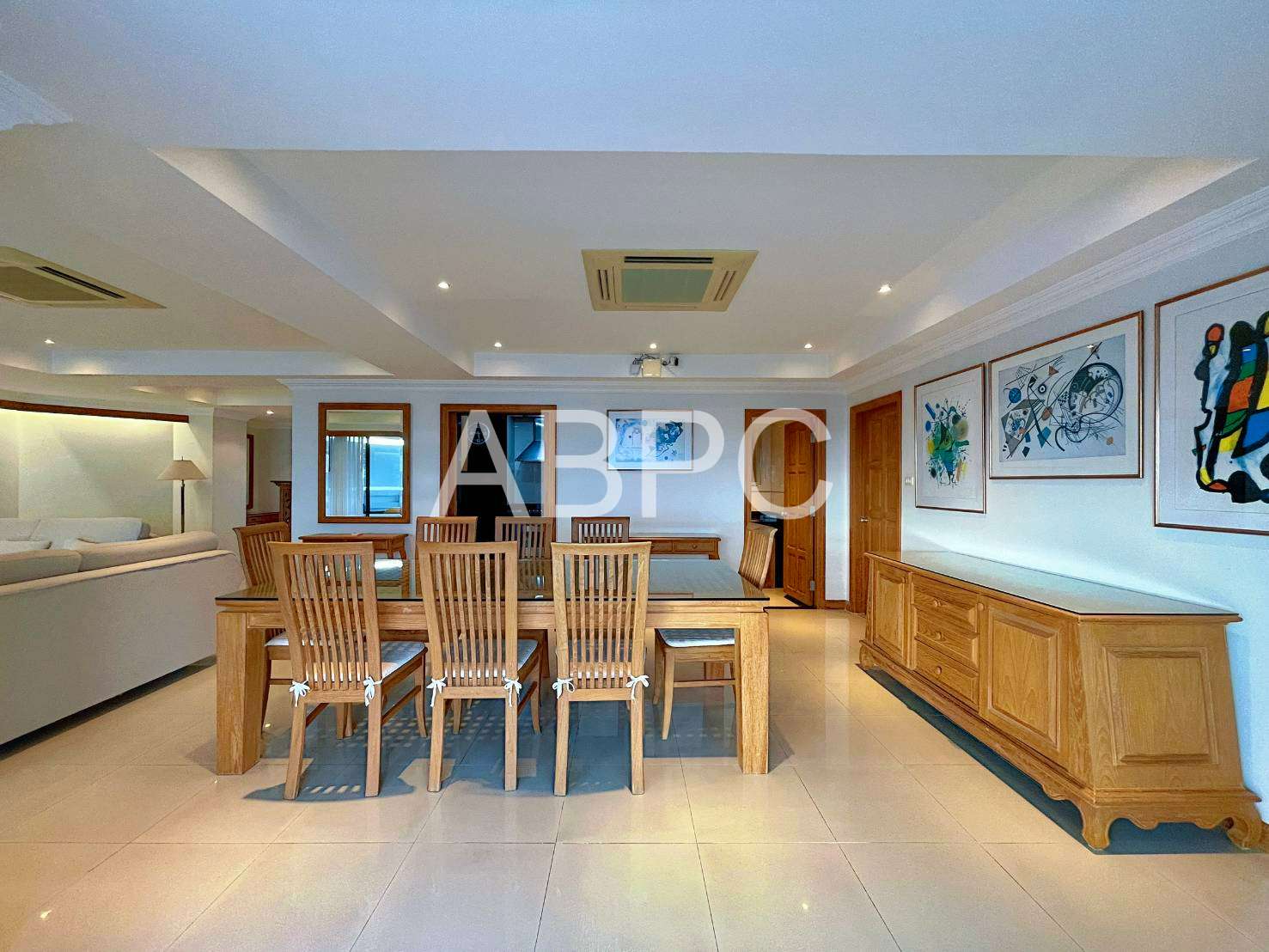 Elegant Seaview Condo with Classic Charm photo 11