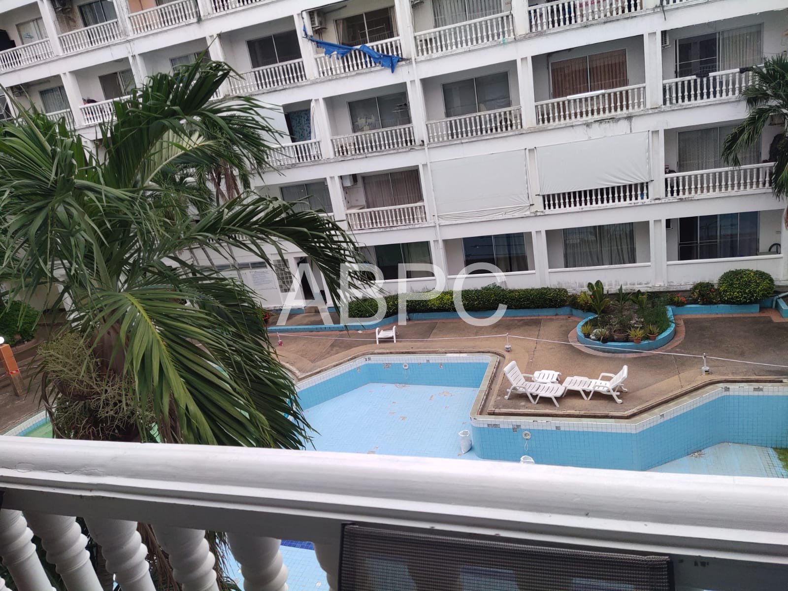 Studio for sale in Majestic condo photo 16