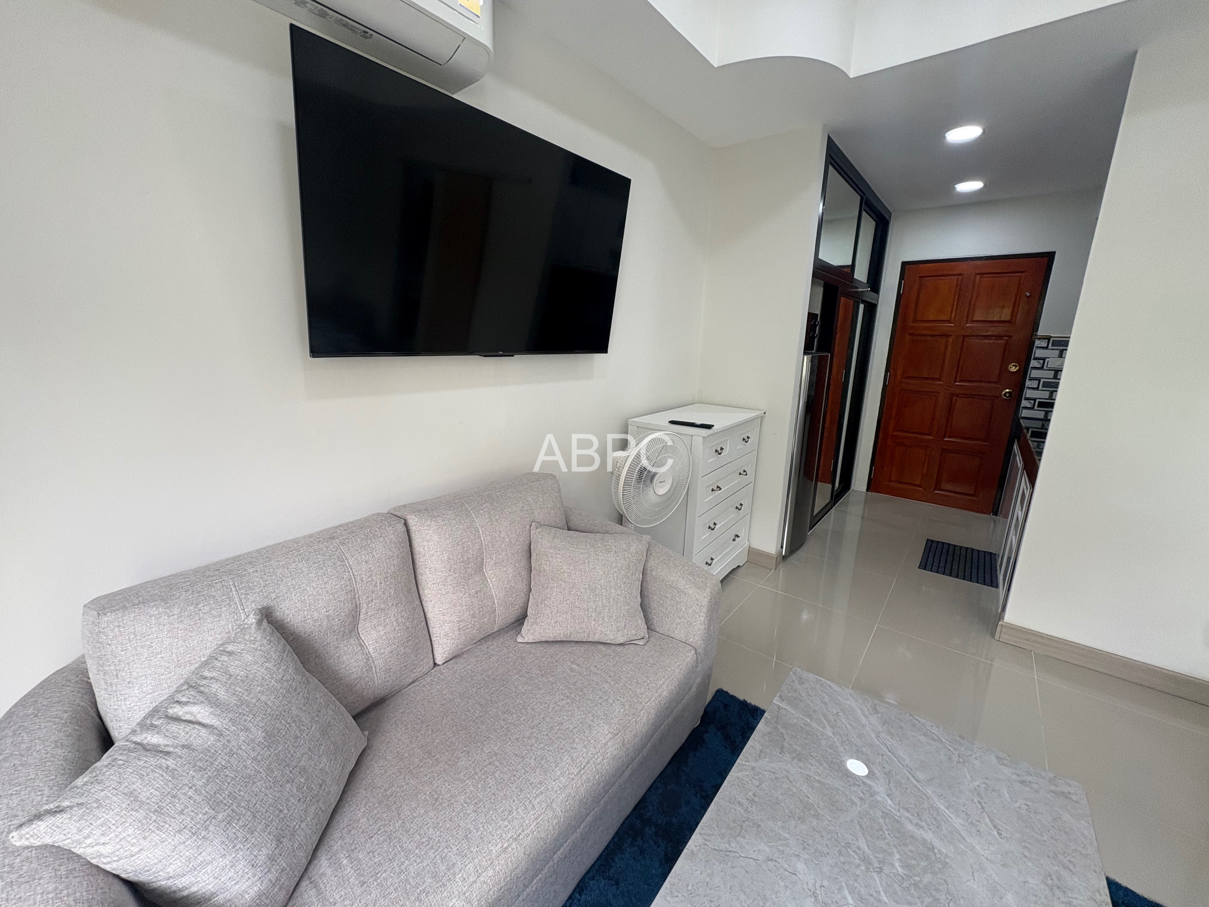 Stunning Diana Estates Studio photo 2