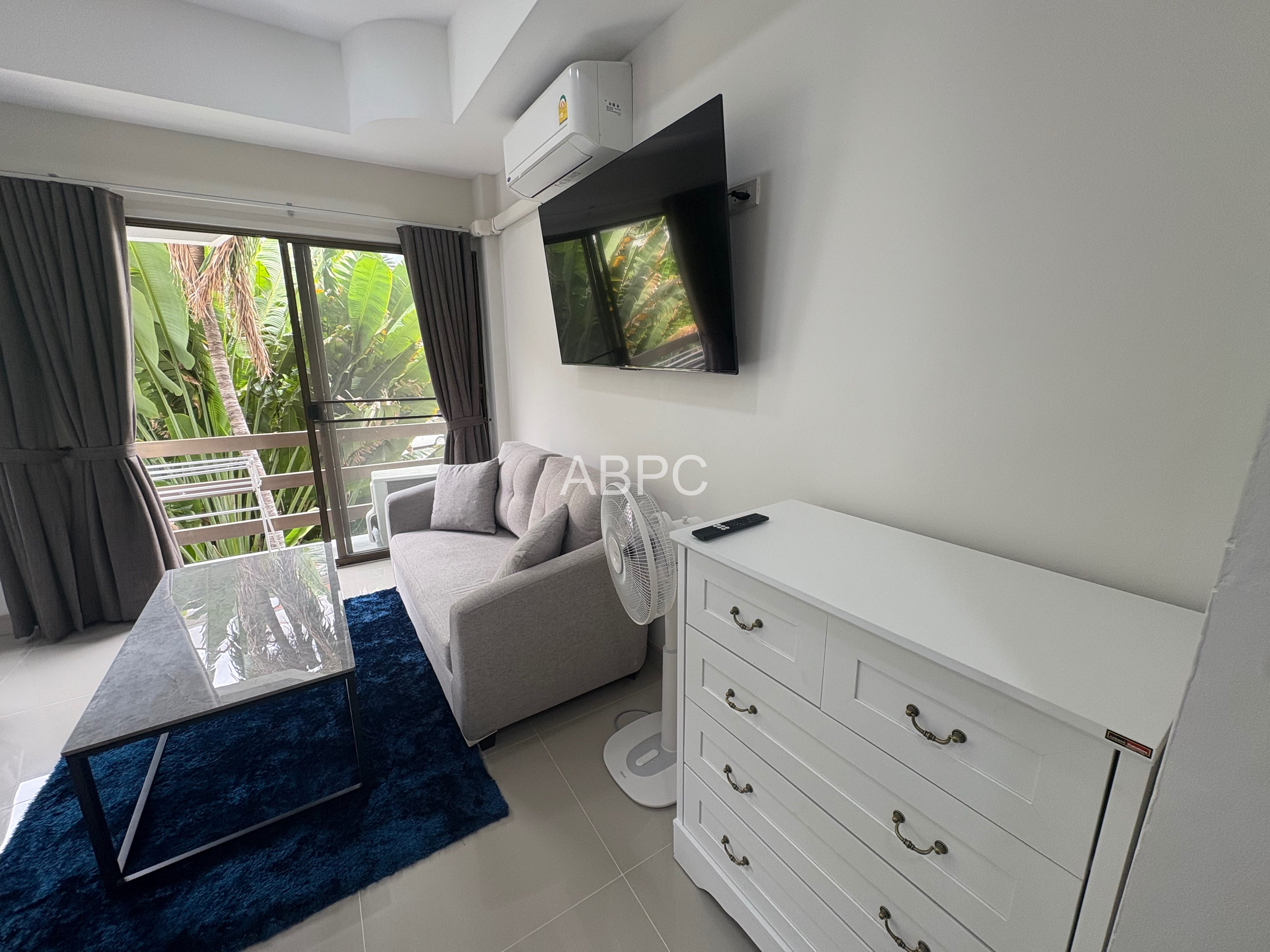 Stunning Diana Estates Studio photo 7