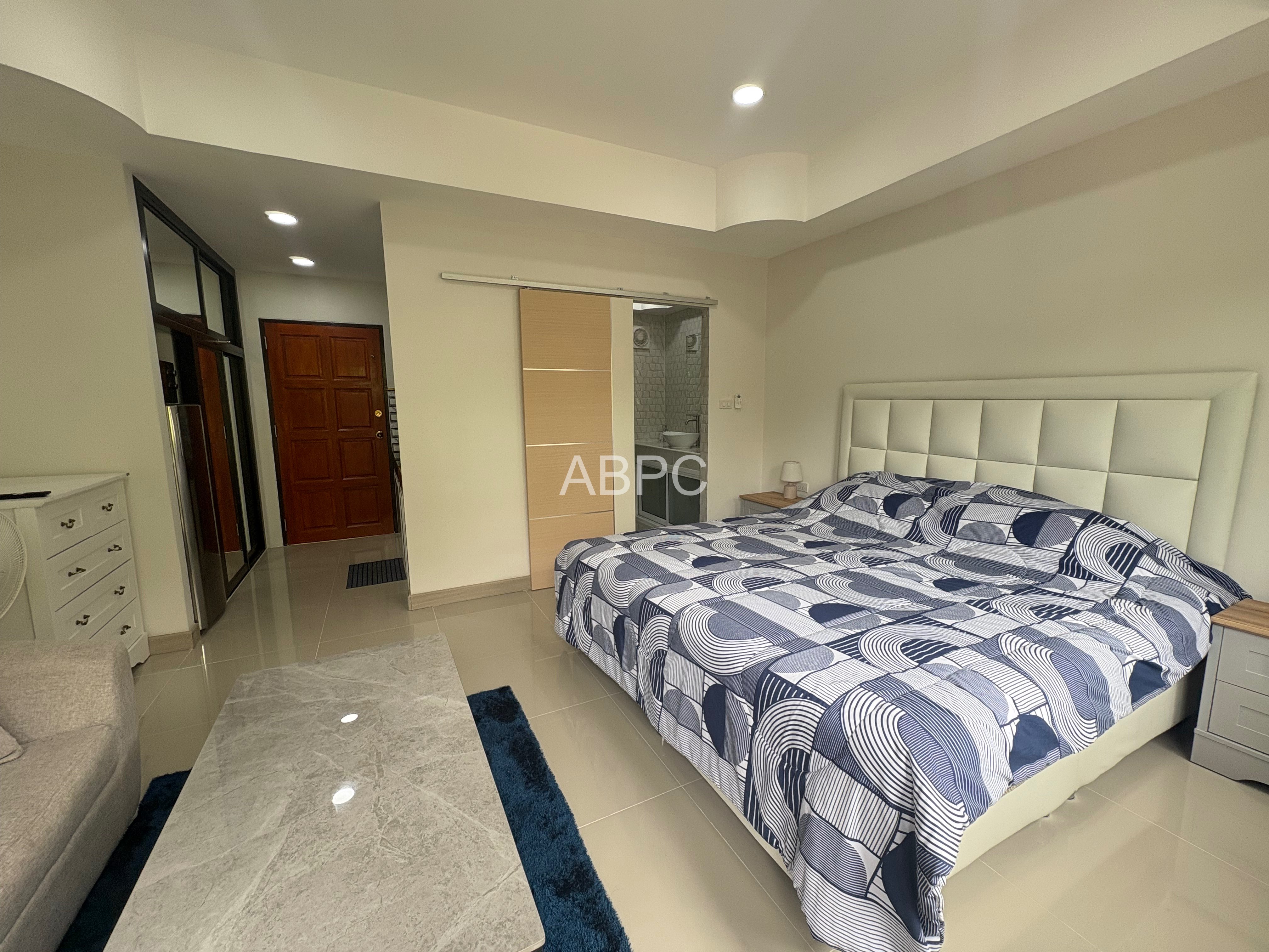 Stunning Diana Estates Studio photo 8