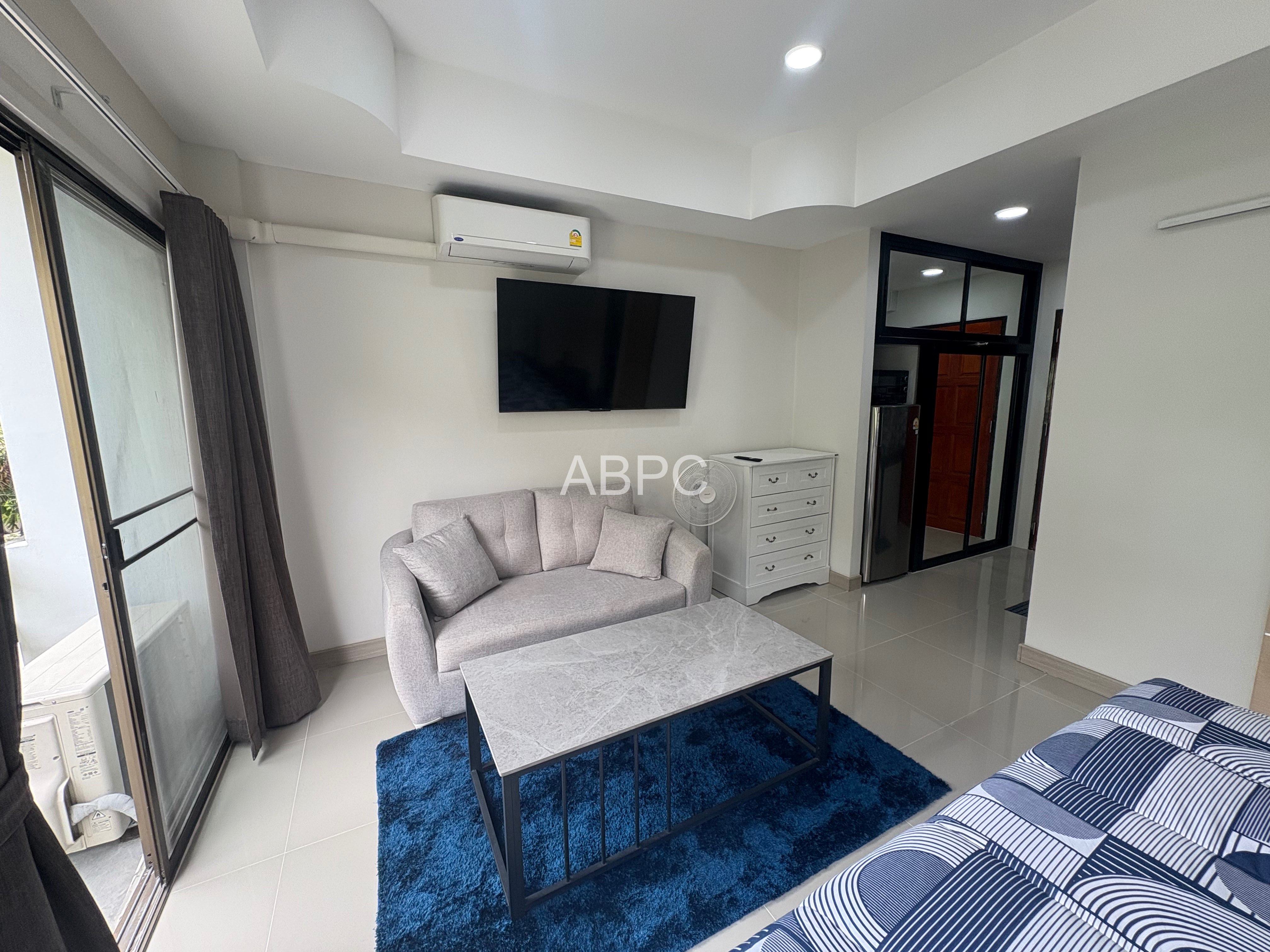 Stunning Diana Estates Studio photo 11