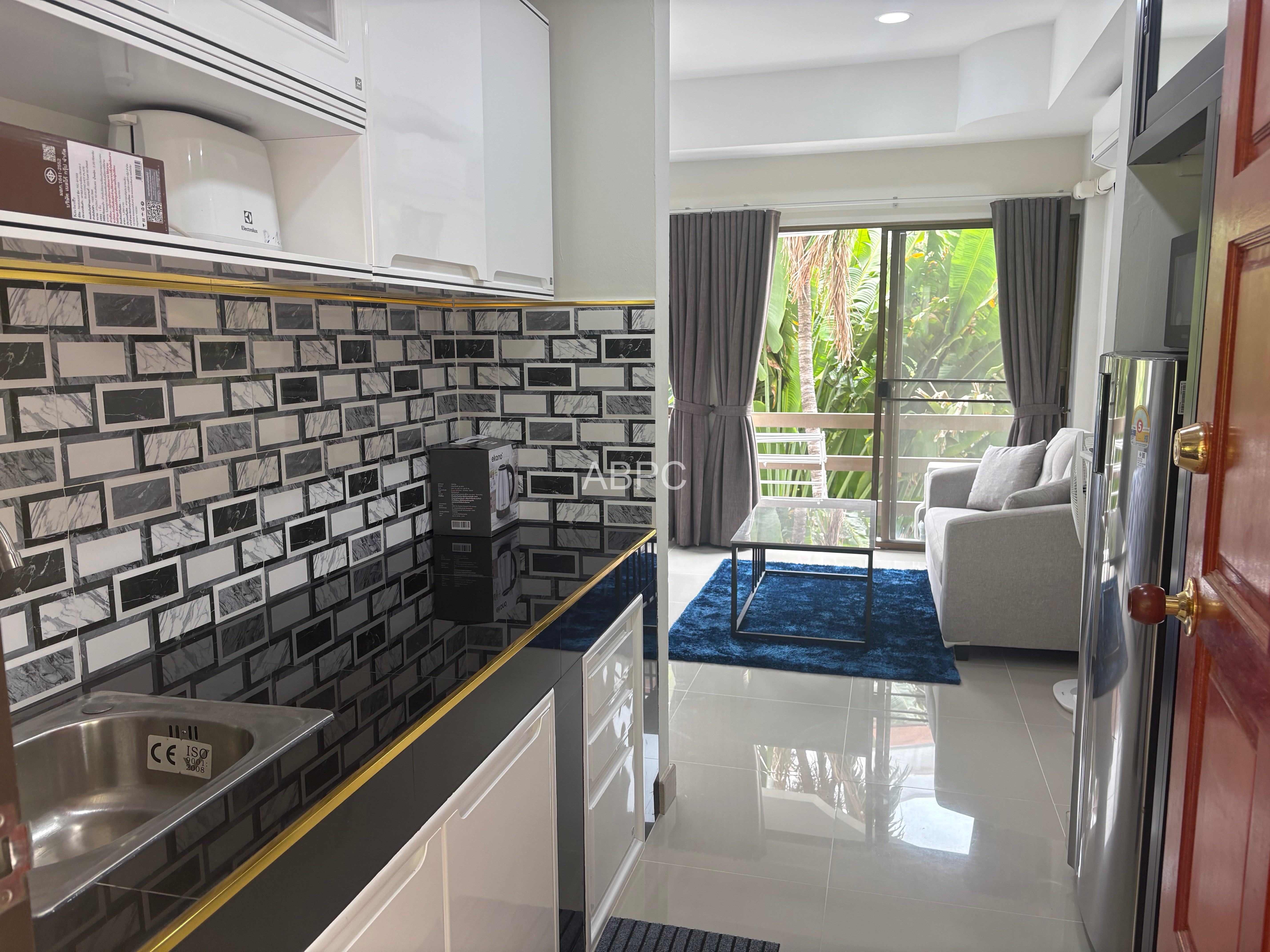 Stunning Diana Estates Studio photo 4