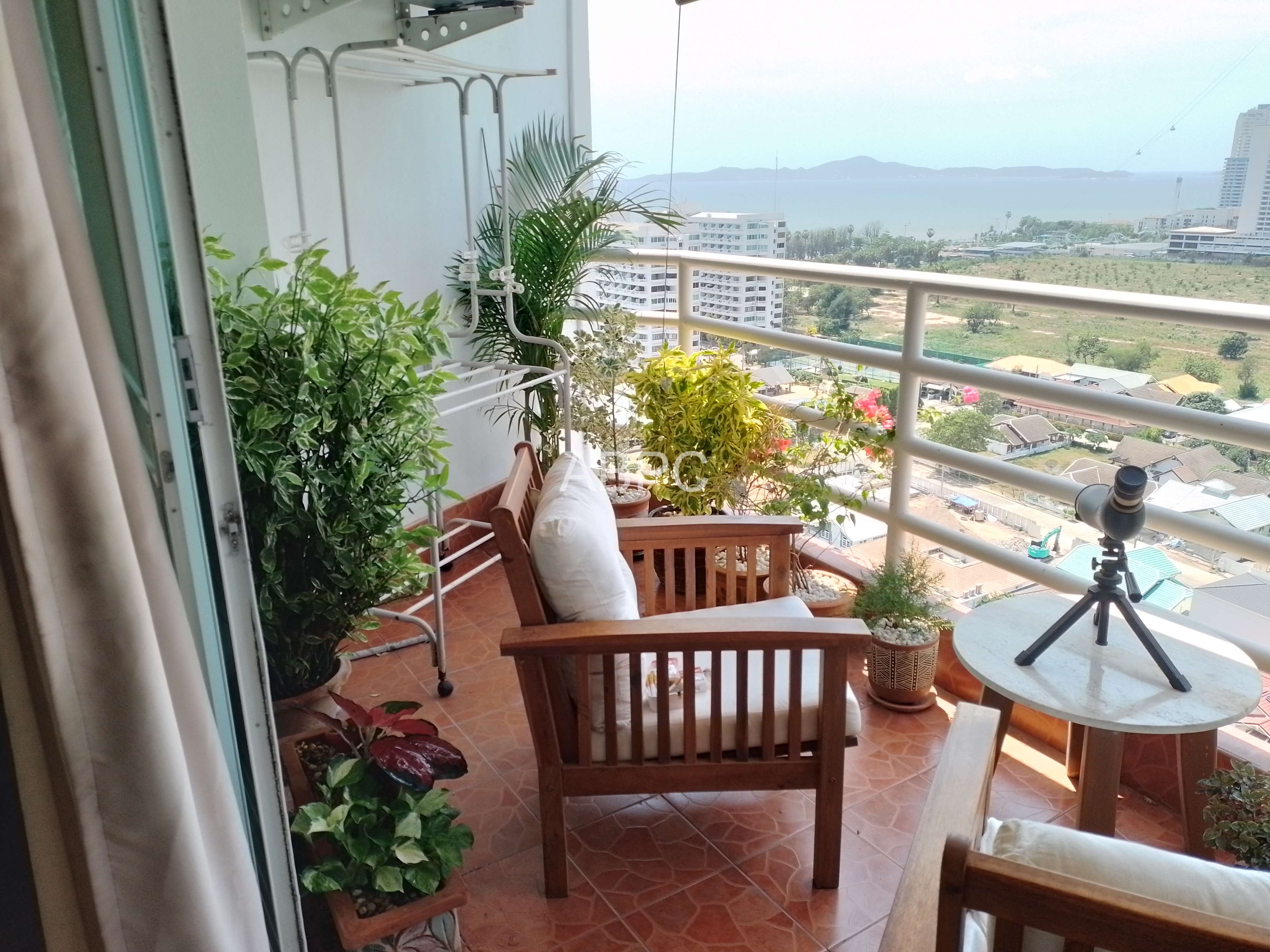 Large North Facing Ocean View Studio Condo In Jomtien photo 4