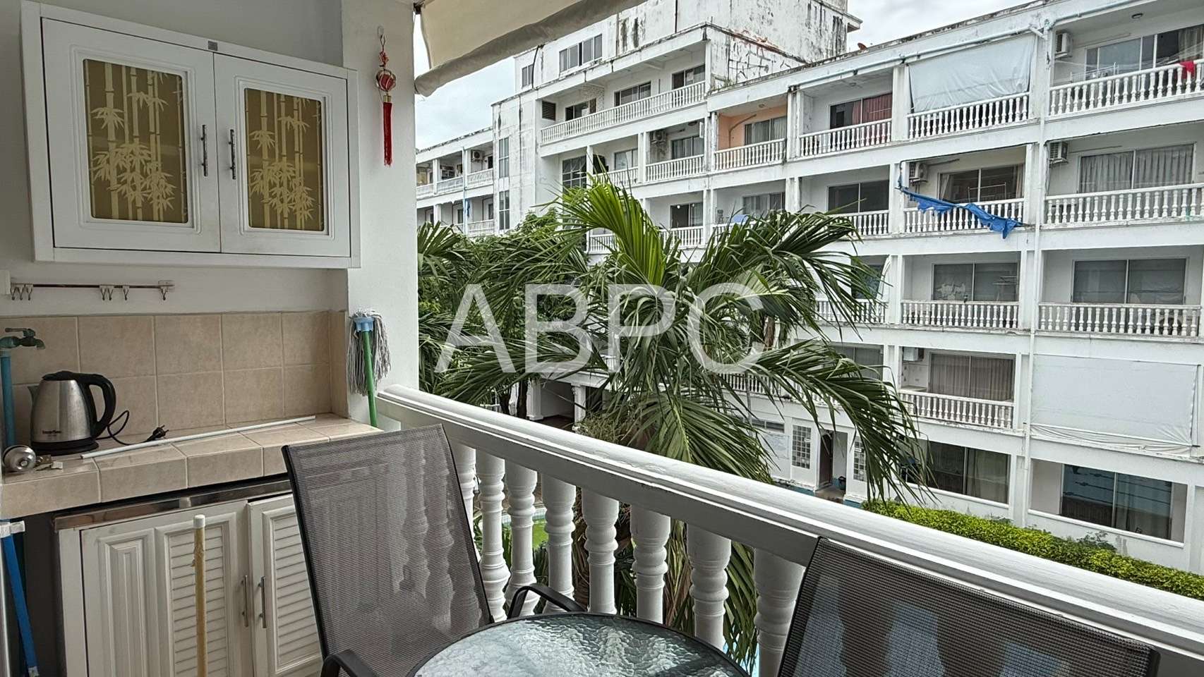 Studio for sale in Majestic condo photo 9