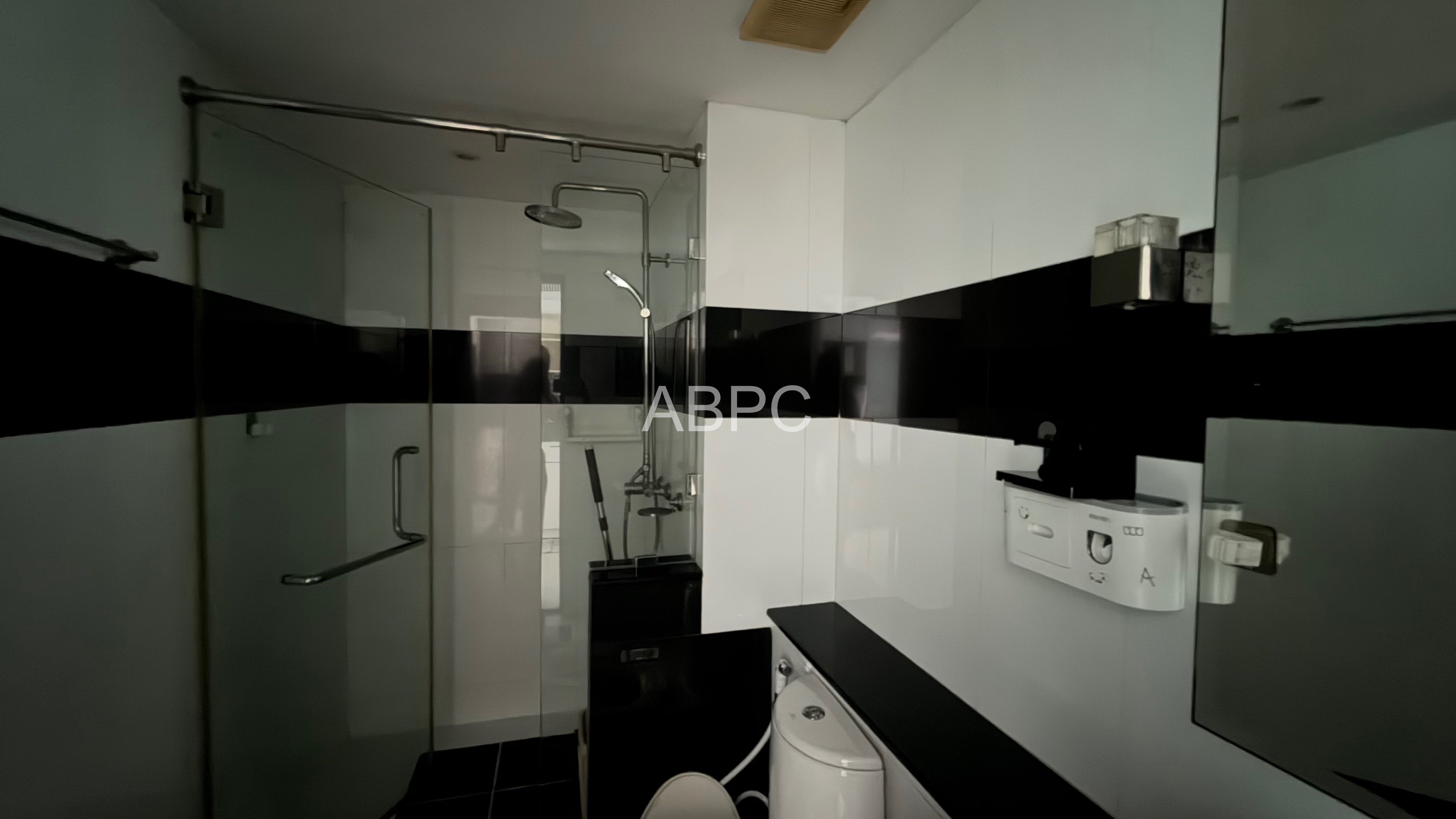 Pool View Studio Condo In Central Pattaya photo 2