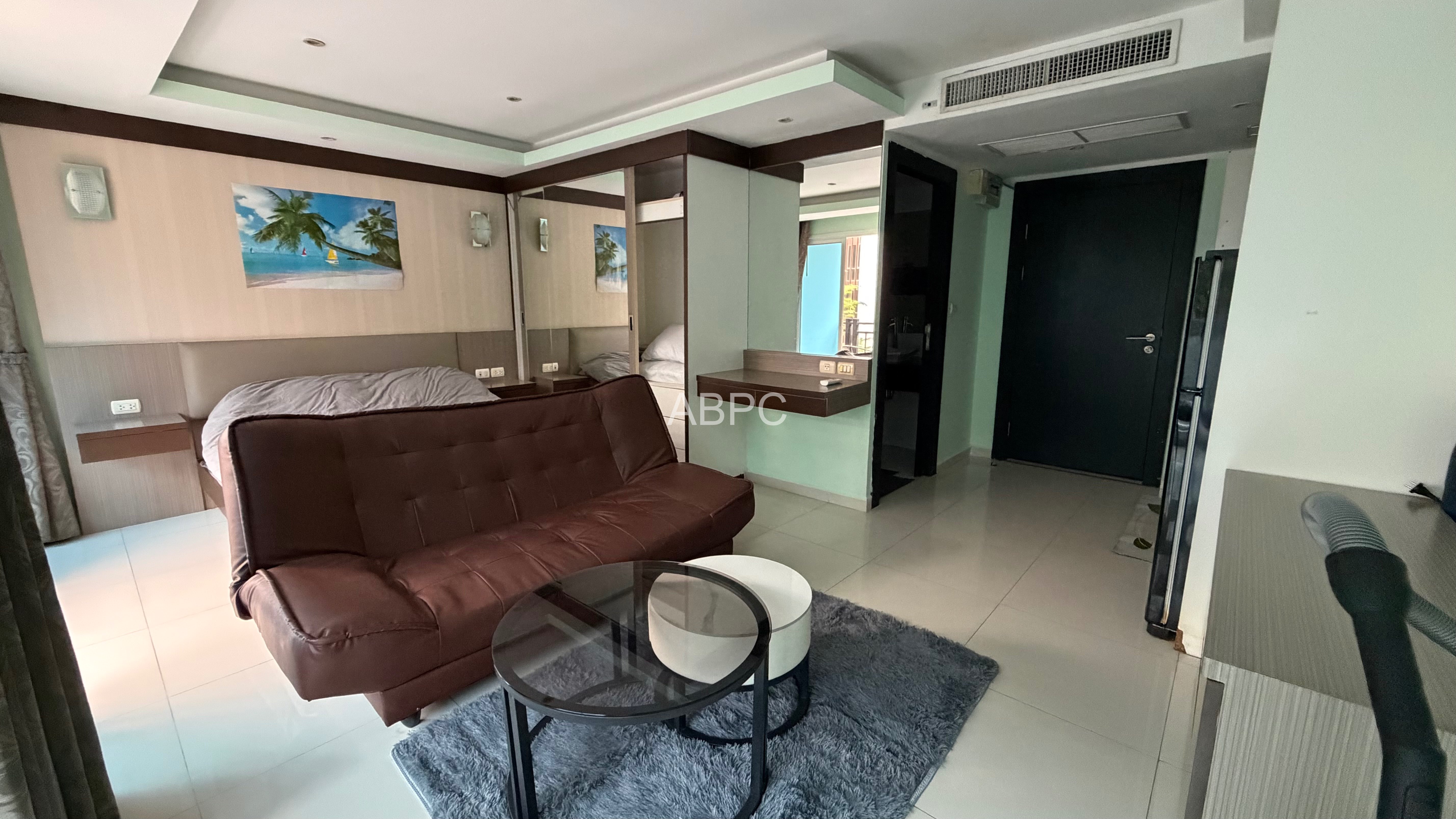 Pool View Studio Condo In Central Pattaya photo 4