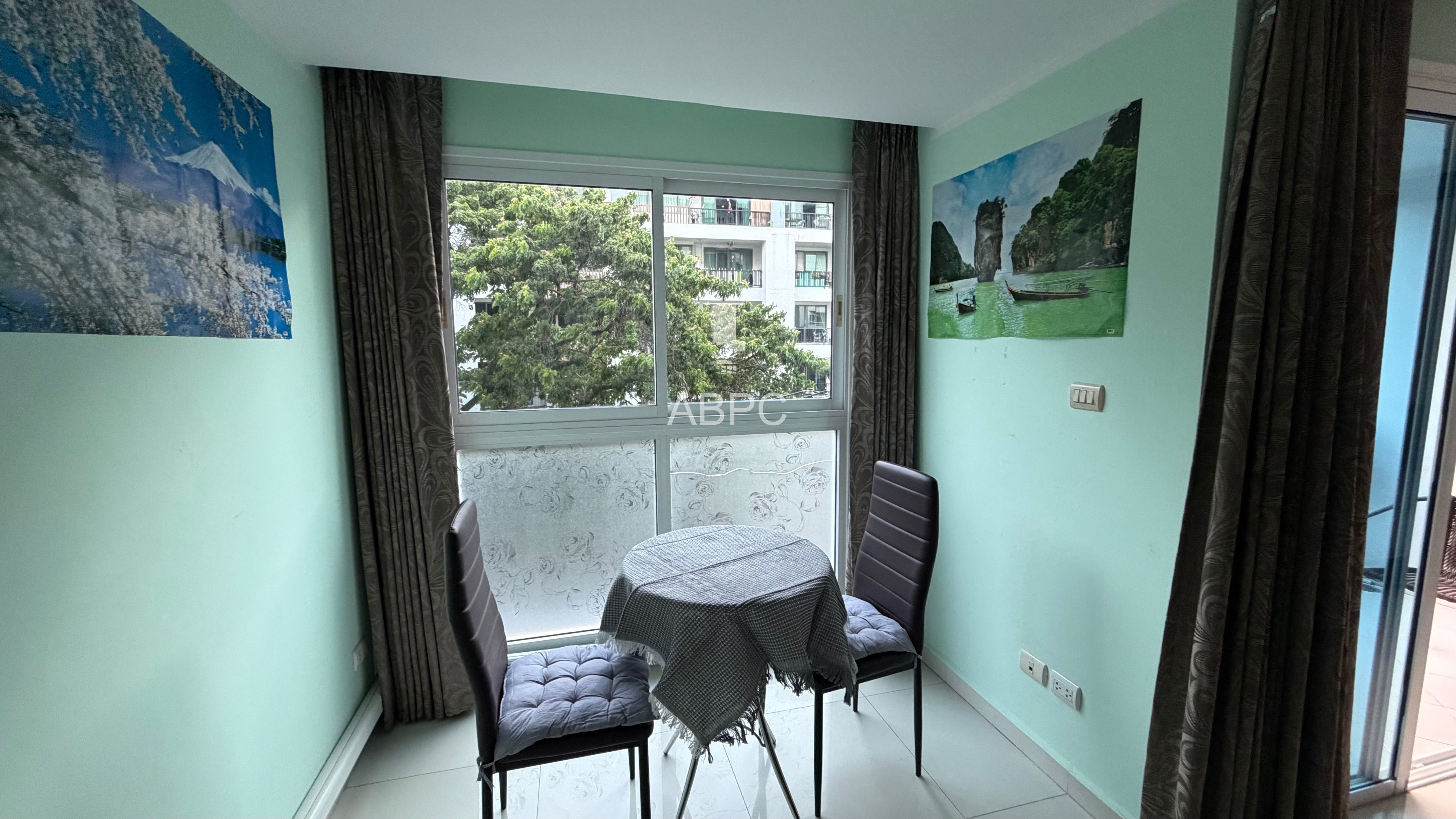 Pool View Studio Condo In Central Pattaya photo 5