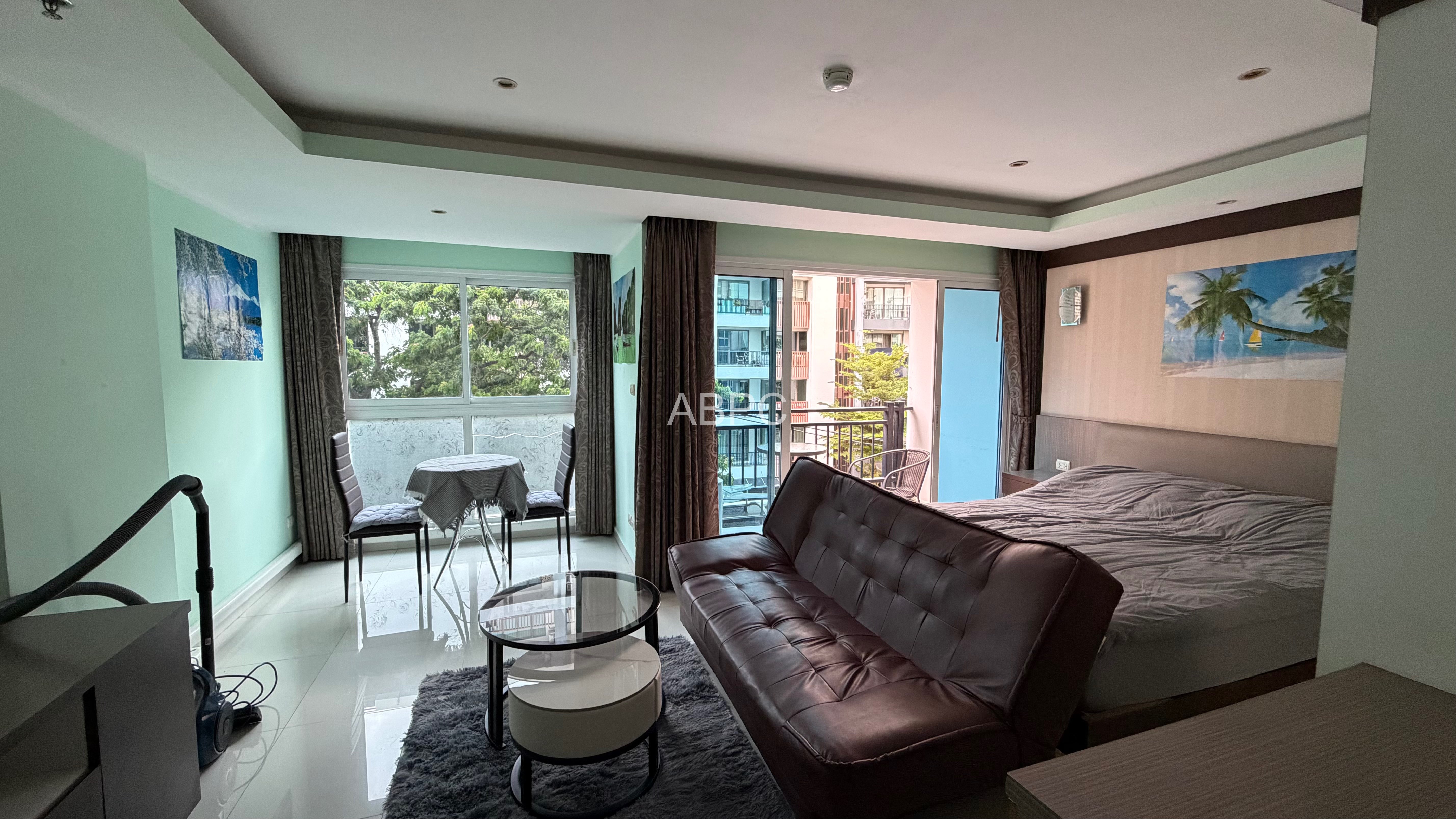 Pool View Studio Condo In Central Pattaya photo 6