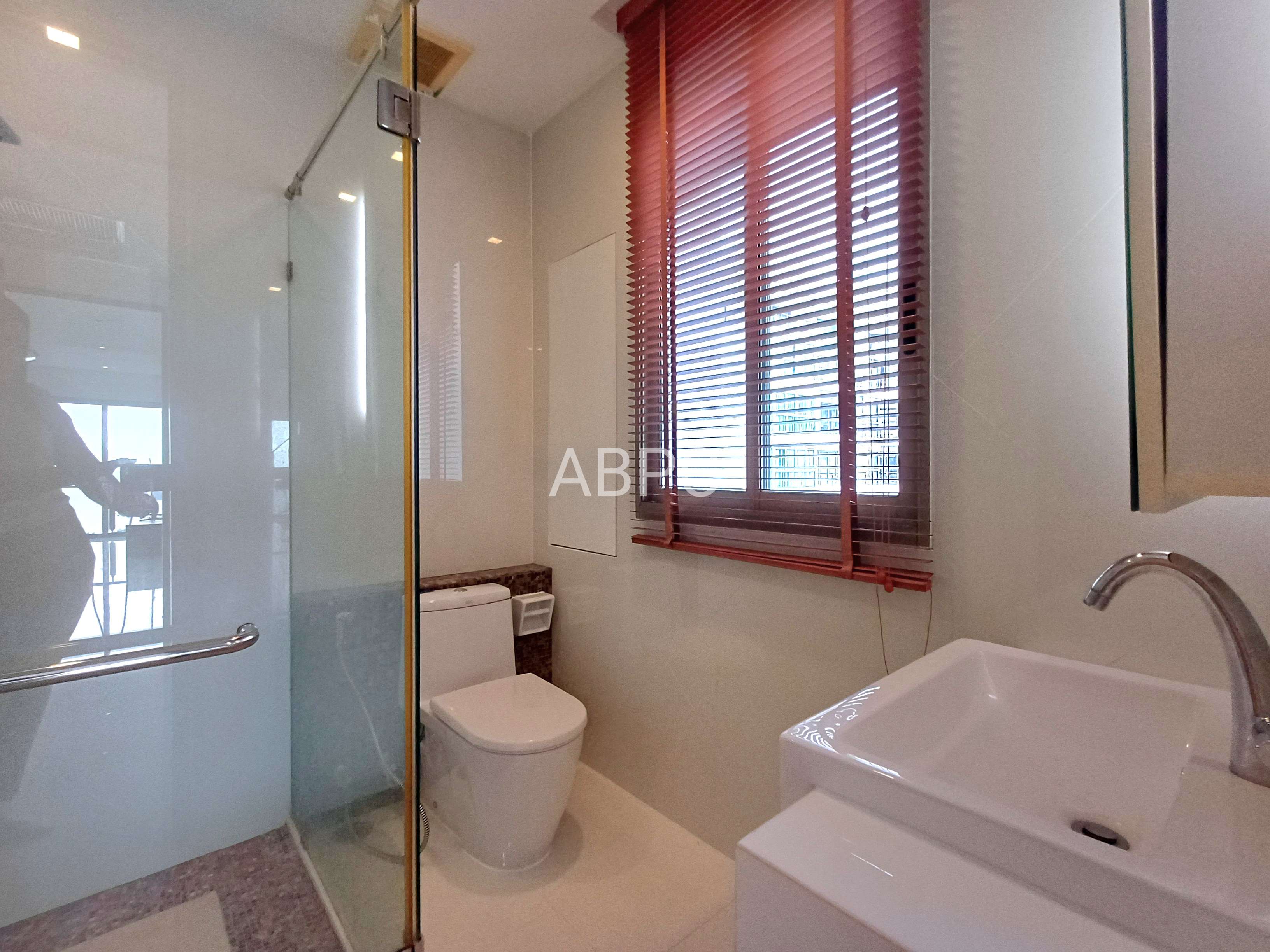 Specious 3 Bedrooms 2 Bathroom with a Sea View in Wongamat for Rent photo 16
