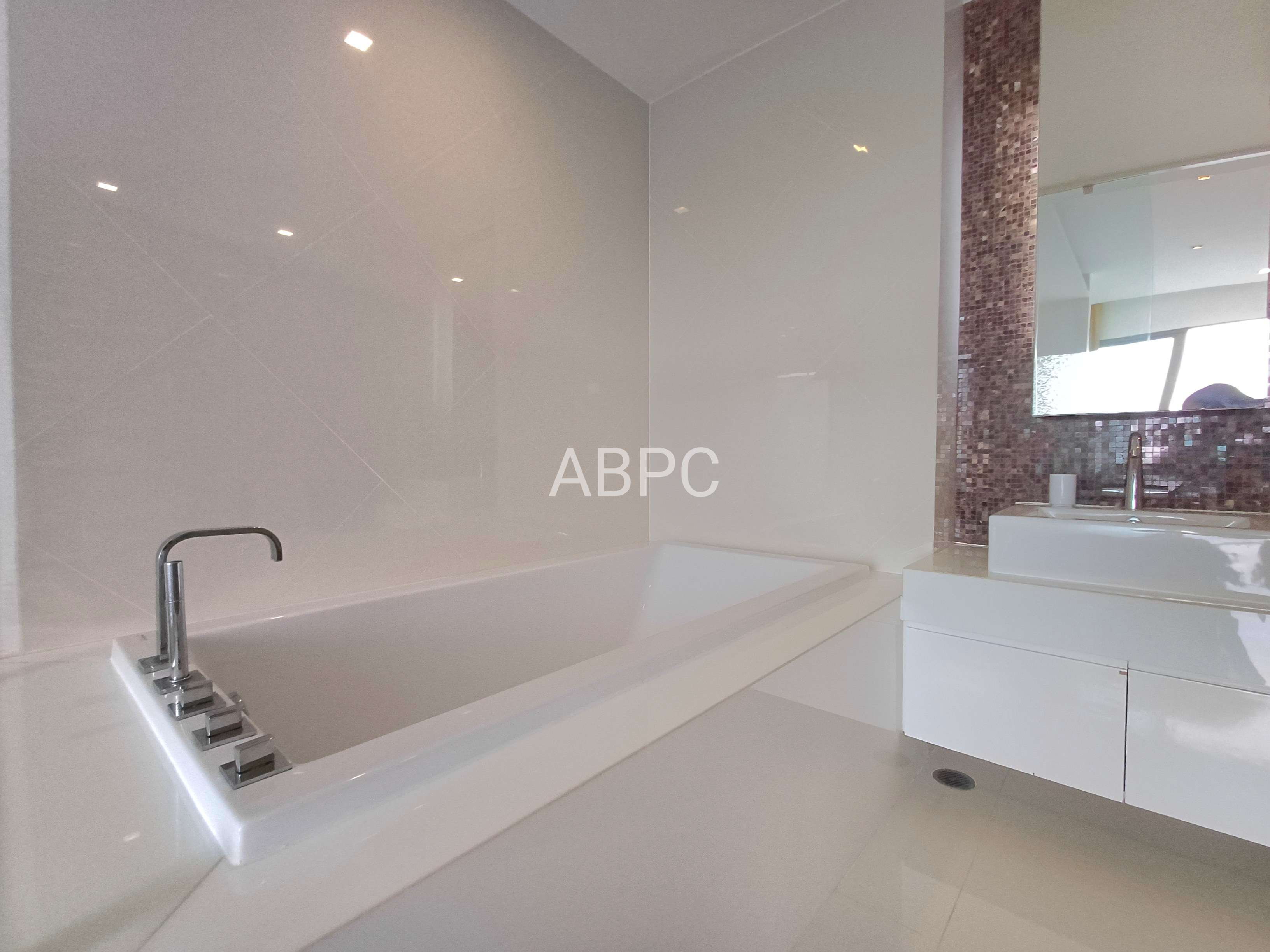 Specious 3 Bedrooms 2 Bathroom with a Sea View in Wongamat for Rent photo 12