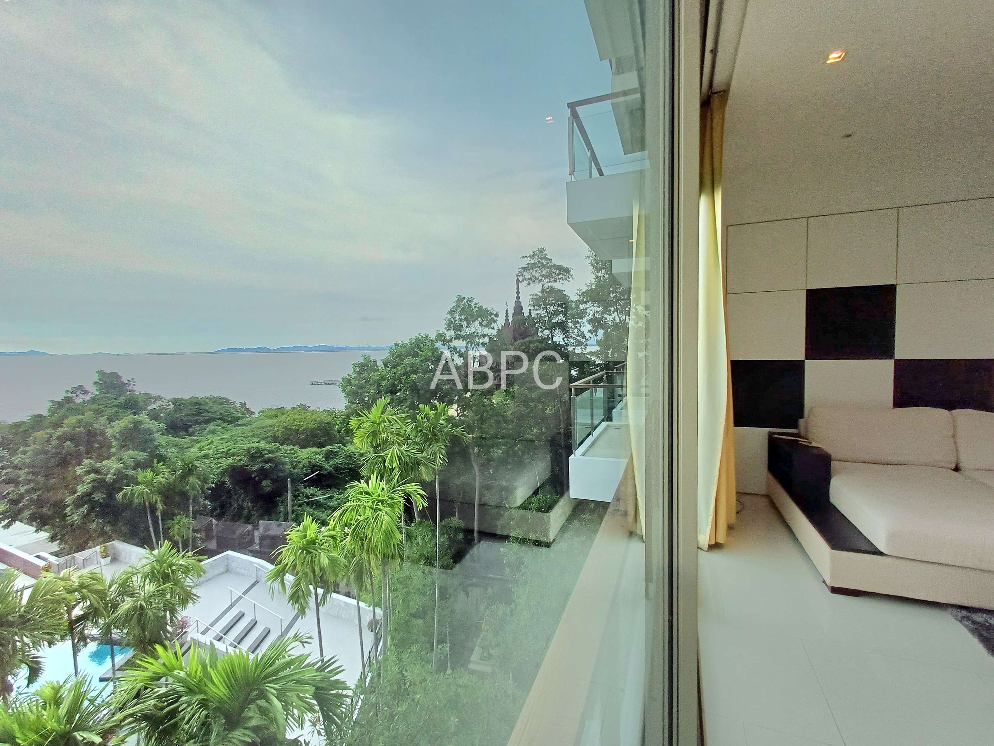 Specious 3 Bedrooms 2 Bathroom with a Sea View in Wongamat for Rent photo 5
