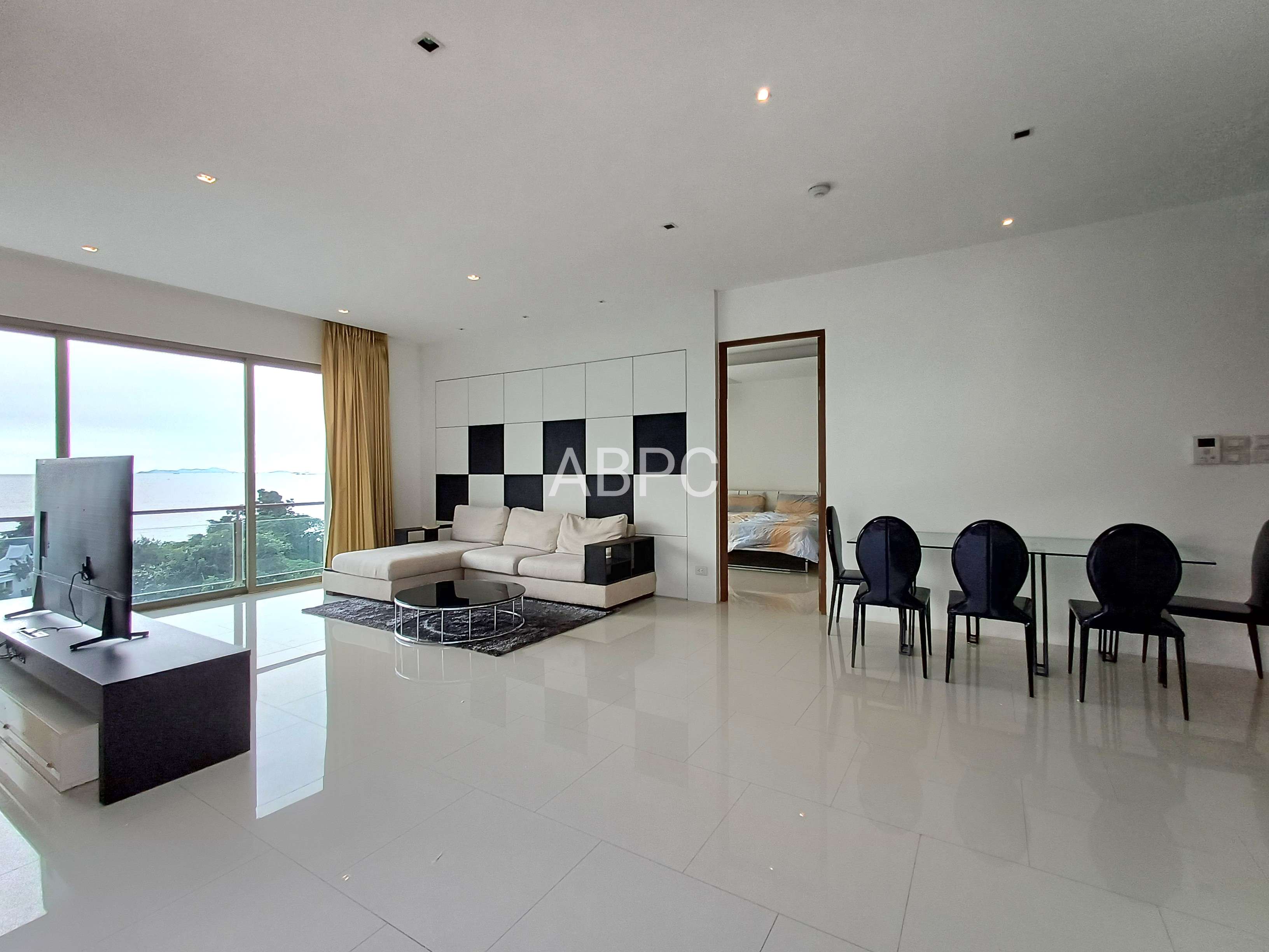 Specious 3 Bedrooms 2 Bathroom with a Sea View in Wongamat for Rent photo 4