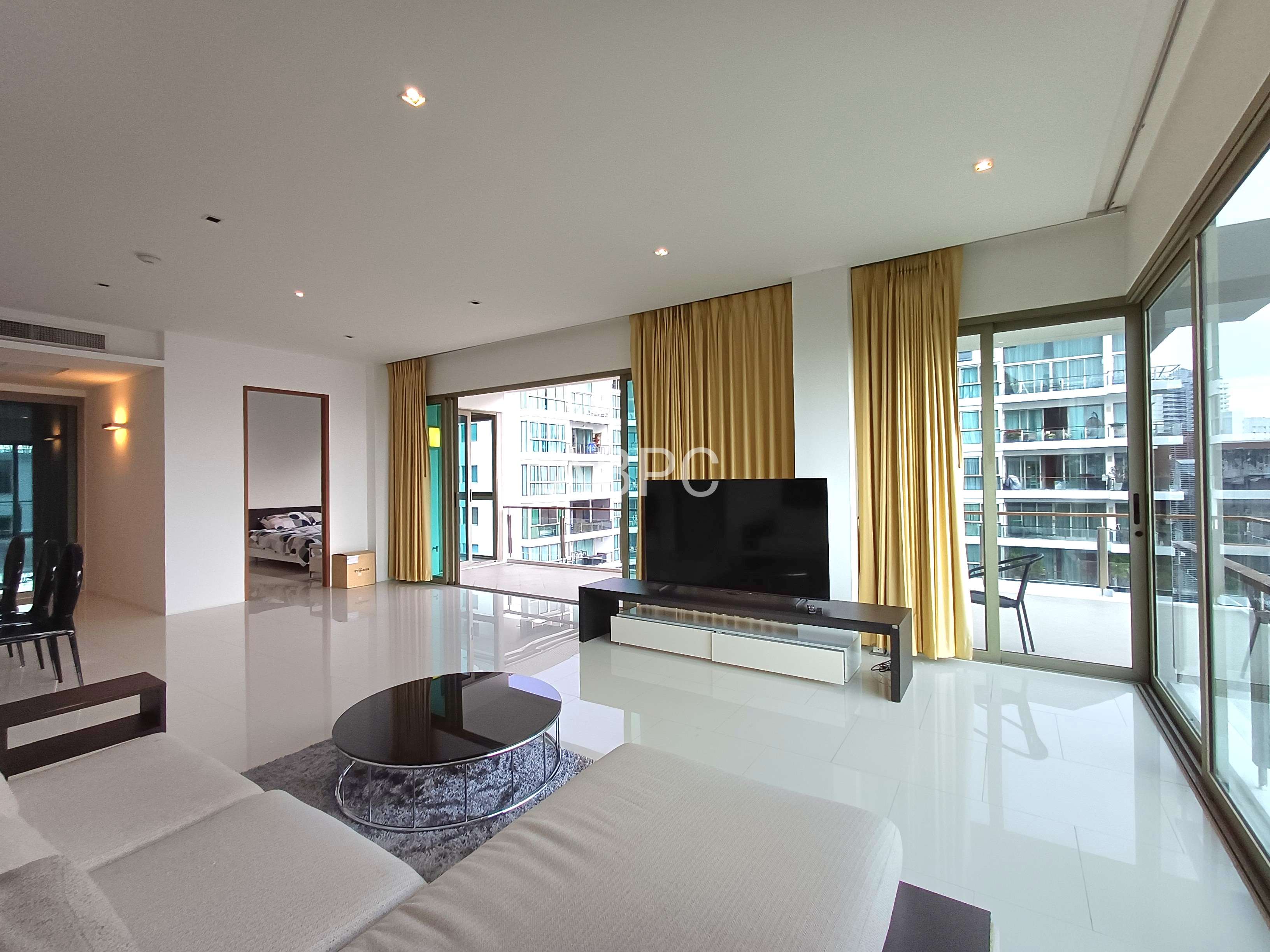 Specious 3 Bedrooms 2 Bathroom with a Sea View in Wongamat for Rent photo 3