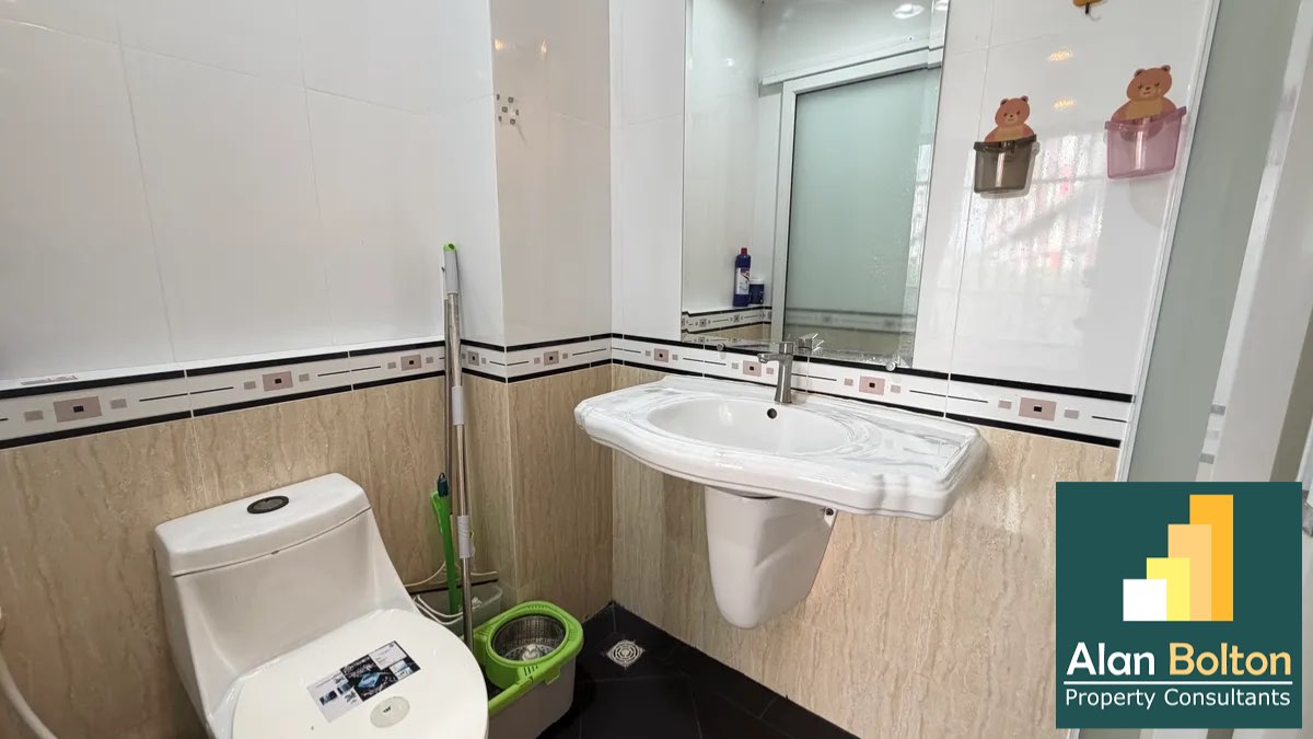 One Bedroom Condo For sale In East Pattaya photo 4