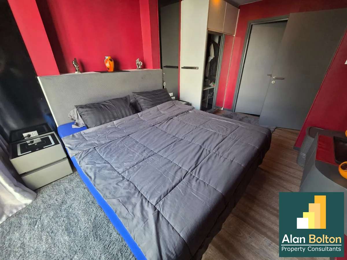 1 Bedroom 1 Bathroom in City Center Residence photo 3