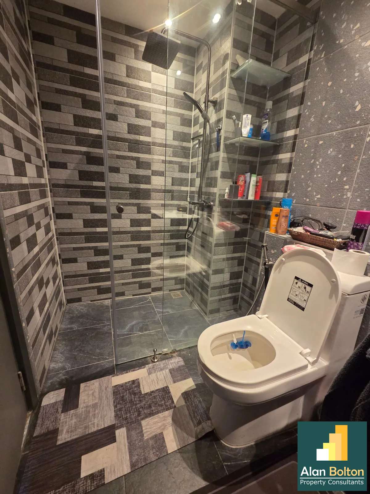 1 Bedroom 1 Bathroom in City Center Residence photo 9