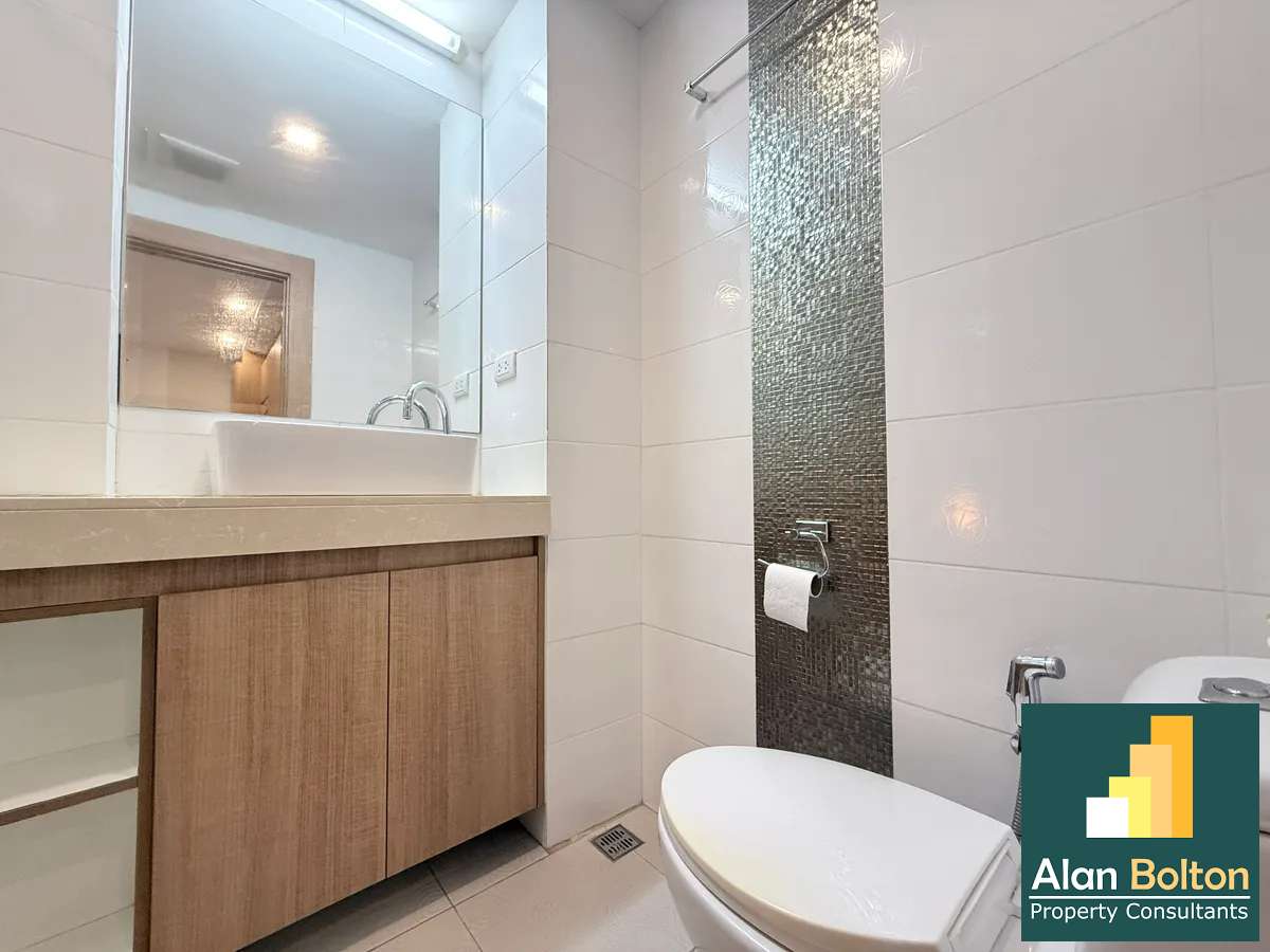 1 Bedroom 1 Bathroom pool view in Pratumnak photo 10