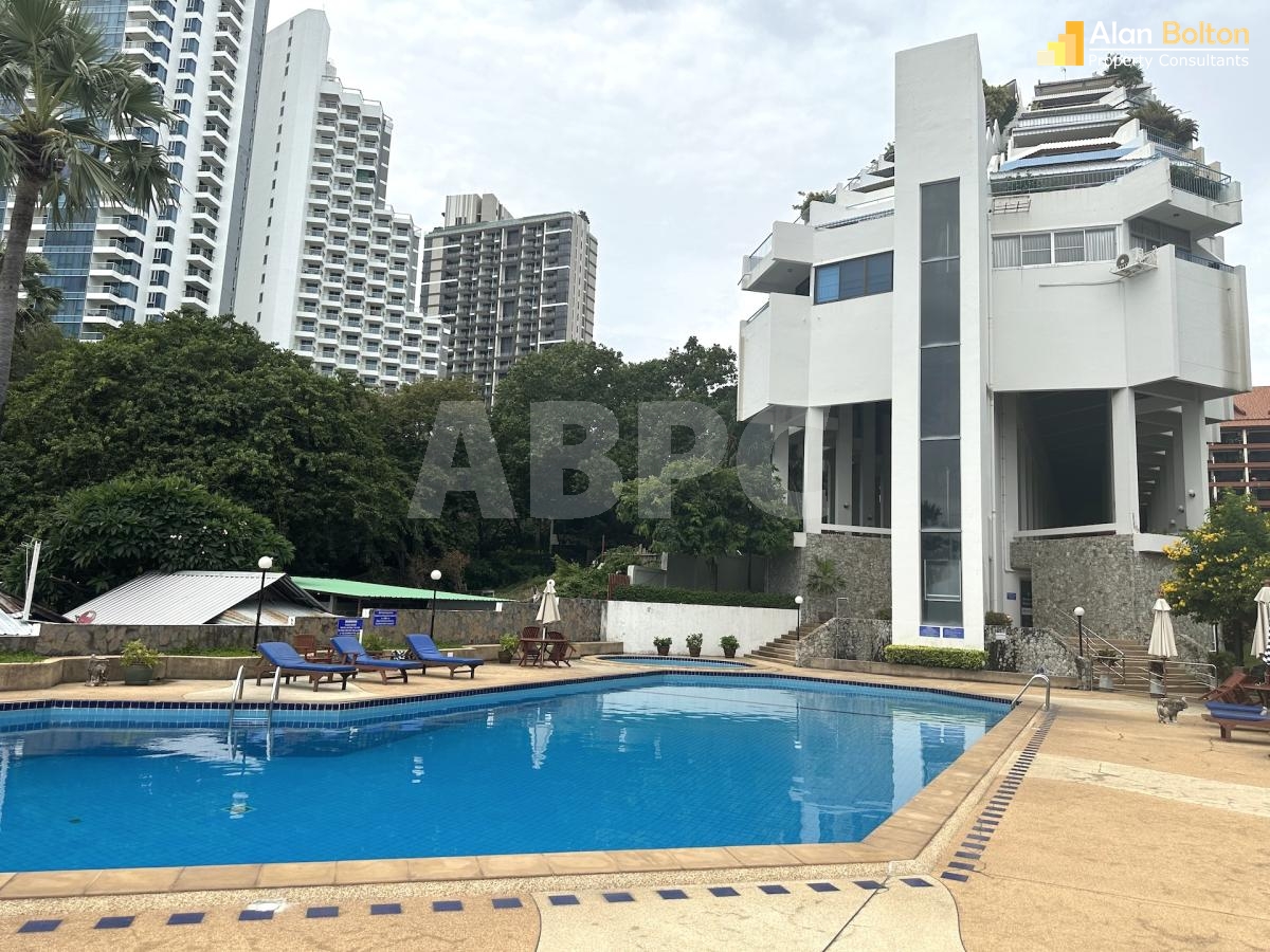 Beachfront Condo For Sale or Rent in Wongamat - Siam Penthouse 3