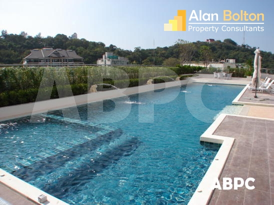 Cheap Large Studio For Sale in Pratumnak