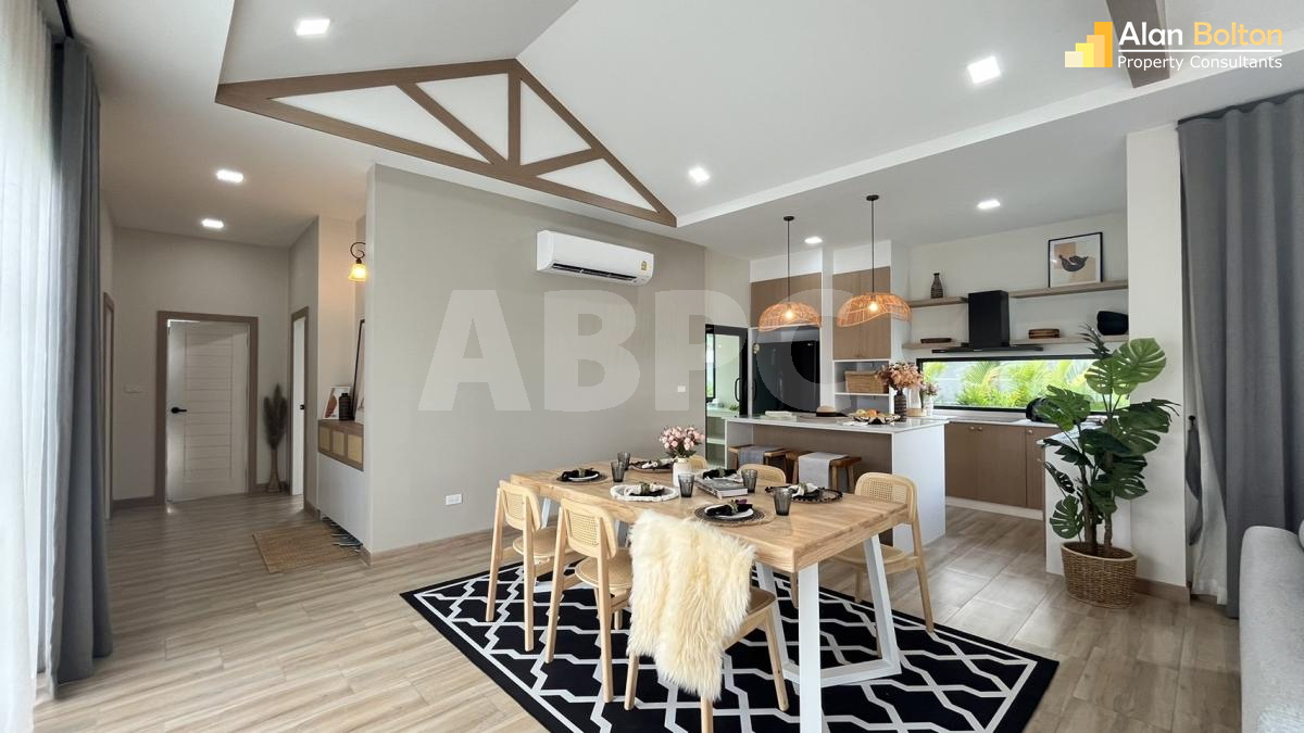 New 3 Bedroom 4 Bathroom Pool Villa in East Pattaya