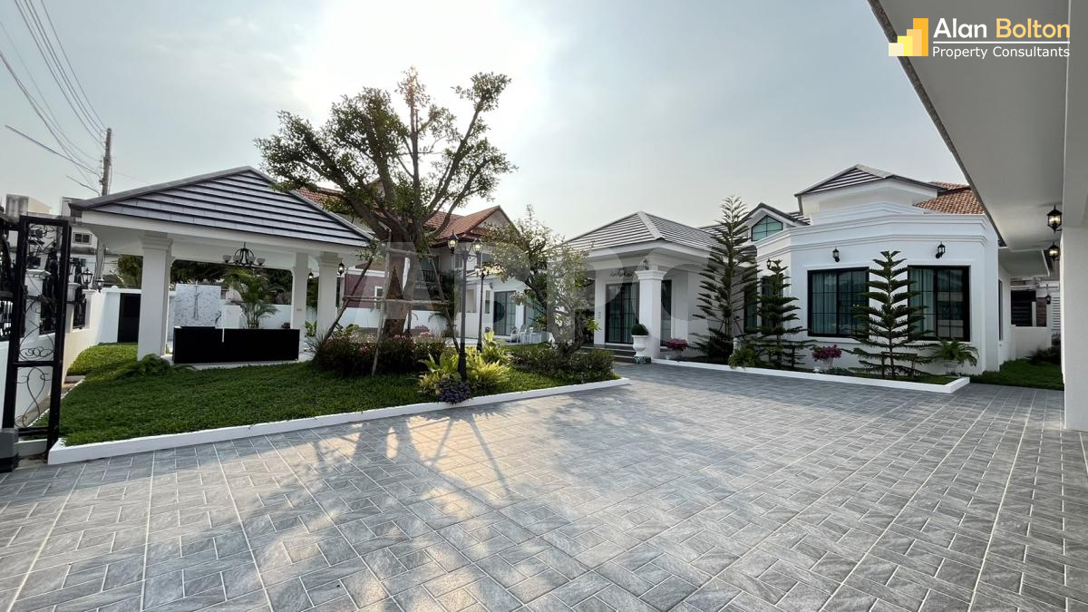 4 Bed 4 Bath in East Pattaya