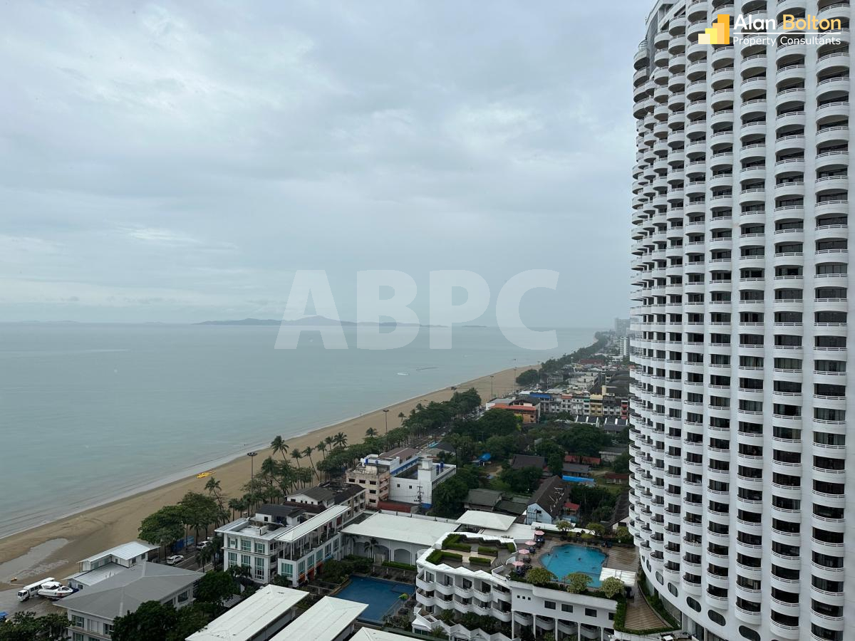 Ocean View Studio Condo in Jomtien