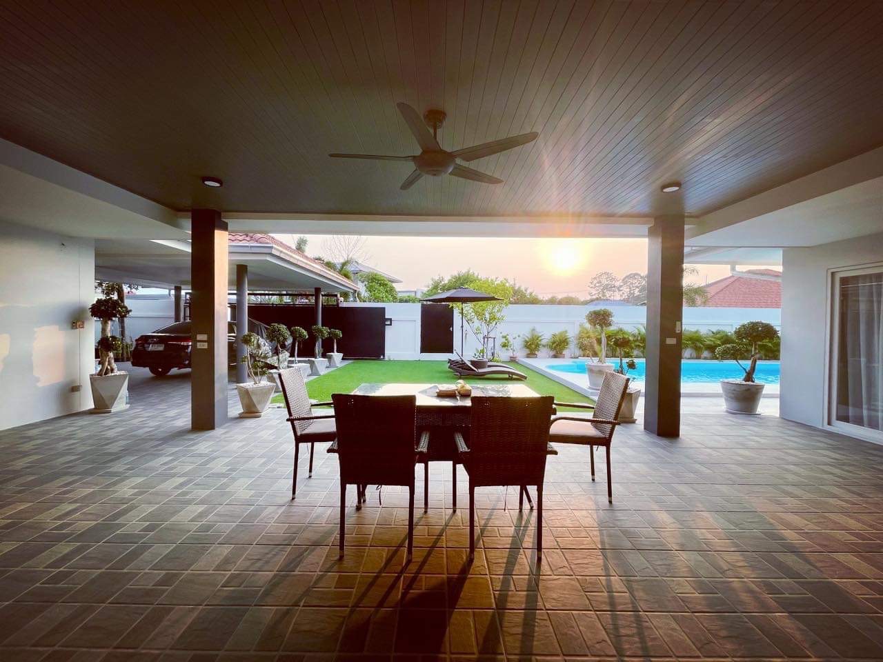 Private 4 Bedroom 3 Bathroom Pool villa