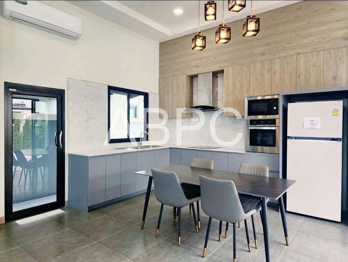 3 Bedroom 4 Bathroom in East Pattaya photo 25