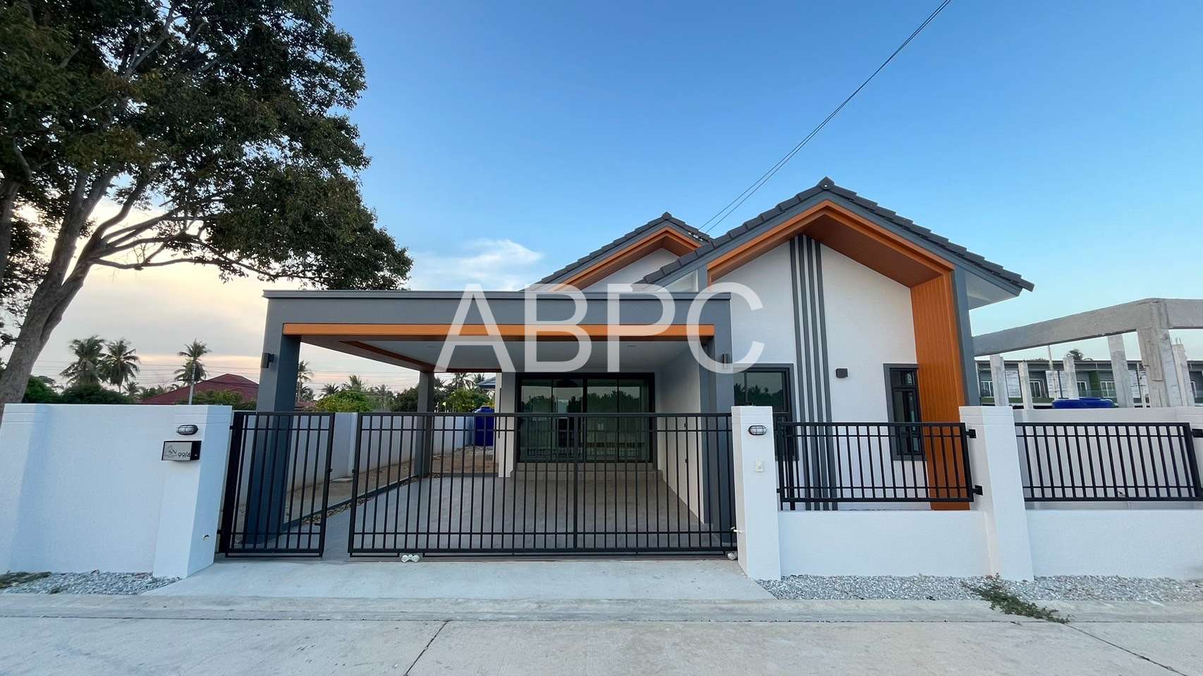 3 Bedrooms 3 Bathroom in East Pattaya